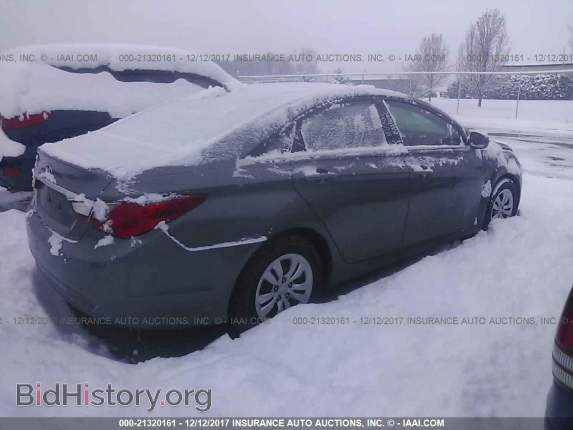 2012 Hyundai Sonata - VIN: 5NPEB4AC2CH470618 - Photo 4