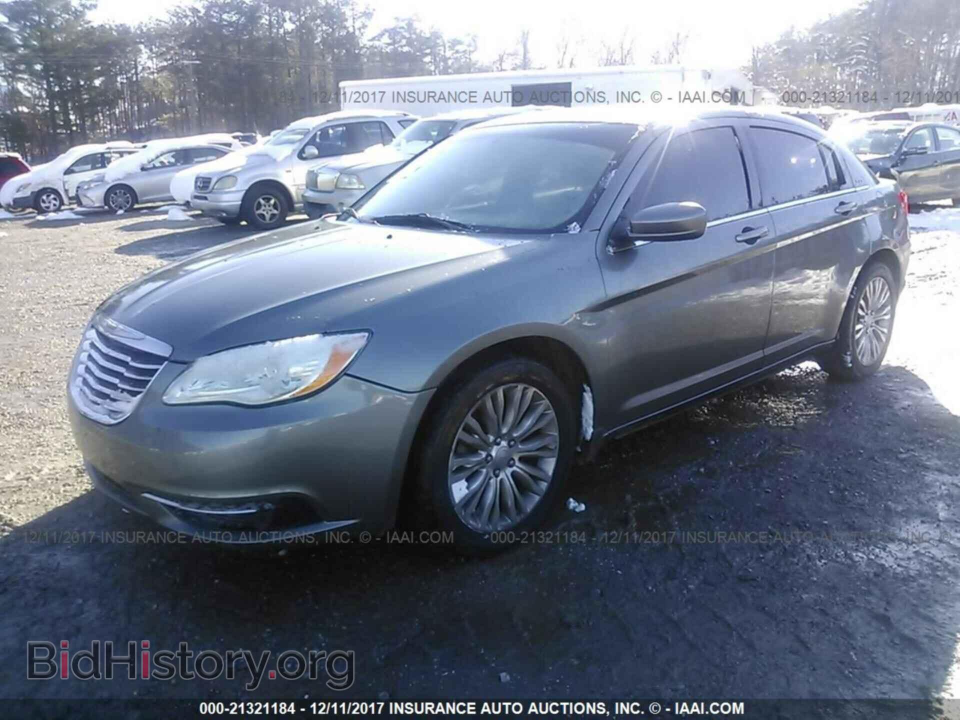 2012 Chrysler 200 - VIN: 1C3CCBAB7CN262156 - Фото 2
