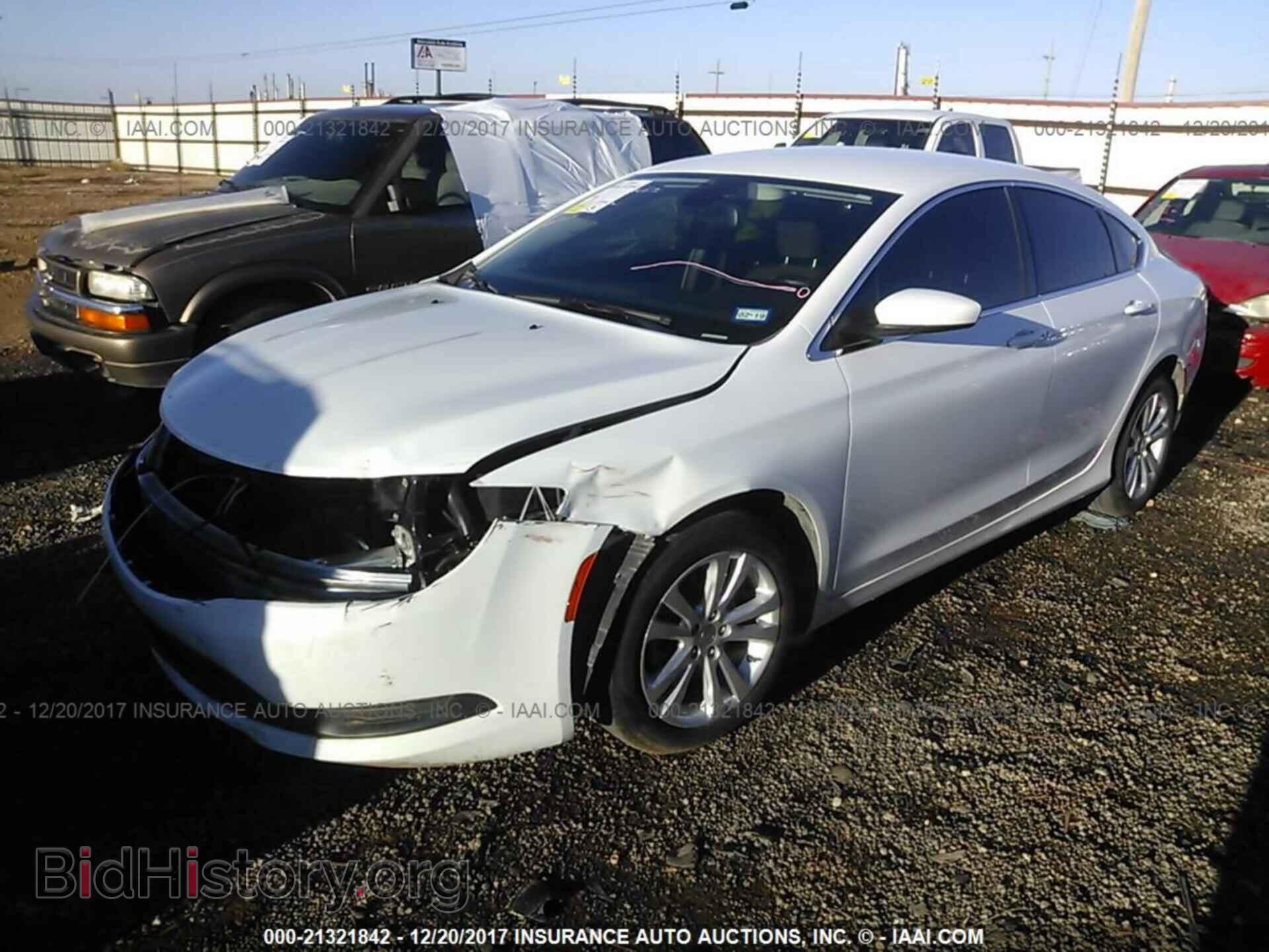 2017 Chrysler 200 - VIN: 1C3CCCFB3HN502485 - Фото 2