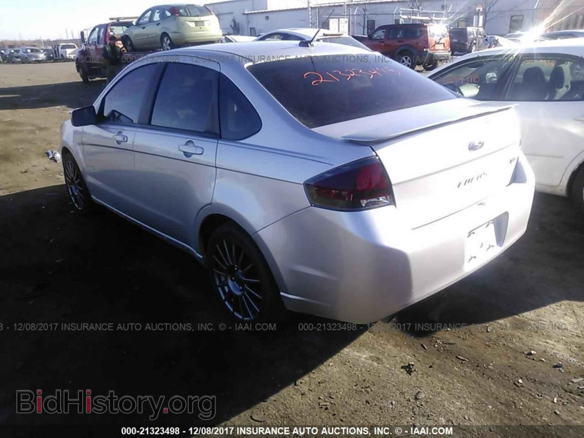 2011 Ford Focus - VIN: 1FAHP3GN7BW116884 - Photo 3