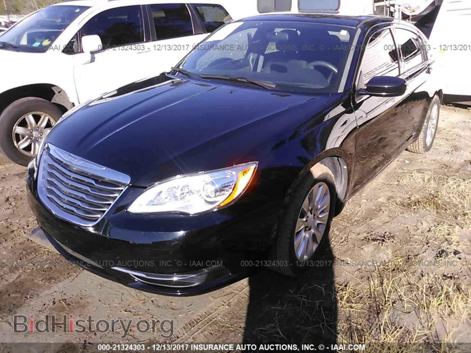 2013 Chrysler 200 - VIN: 1C3CCBAB3DN641799 - Photo 2
