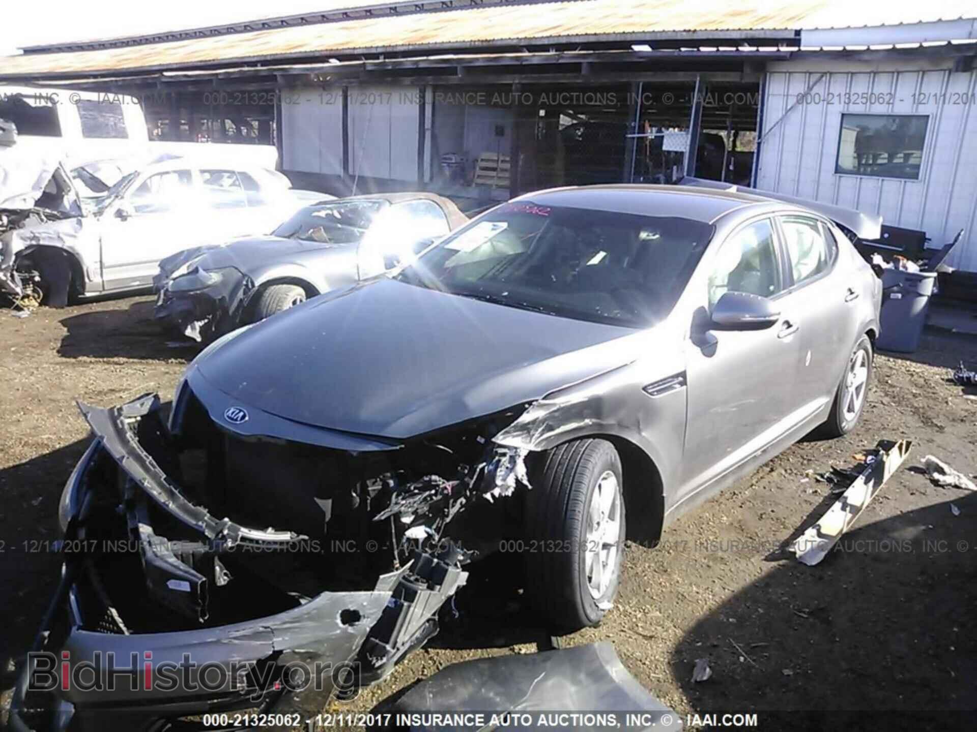 2014 Kia Optima - VIN: 5XXGM4A70EG278537 - Photo 2