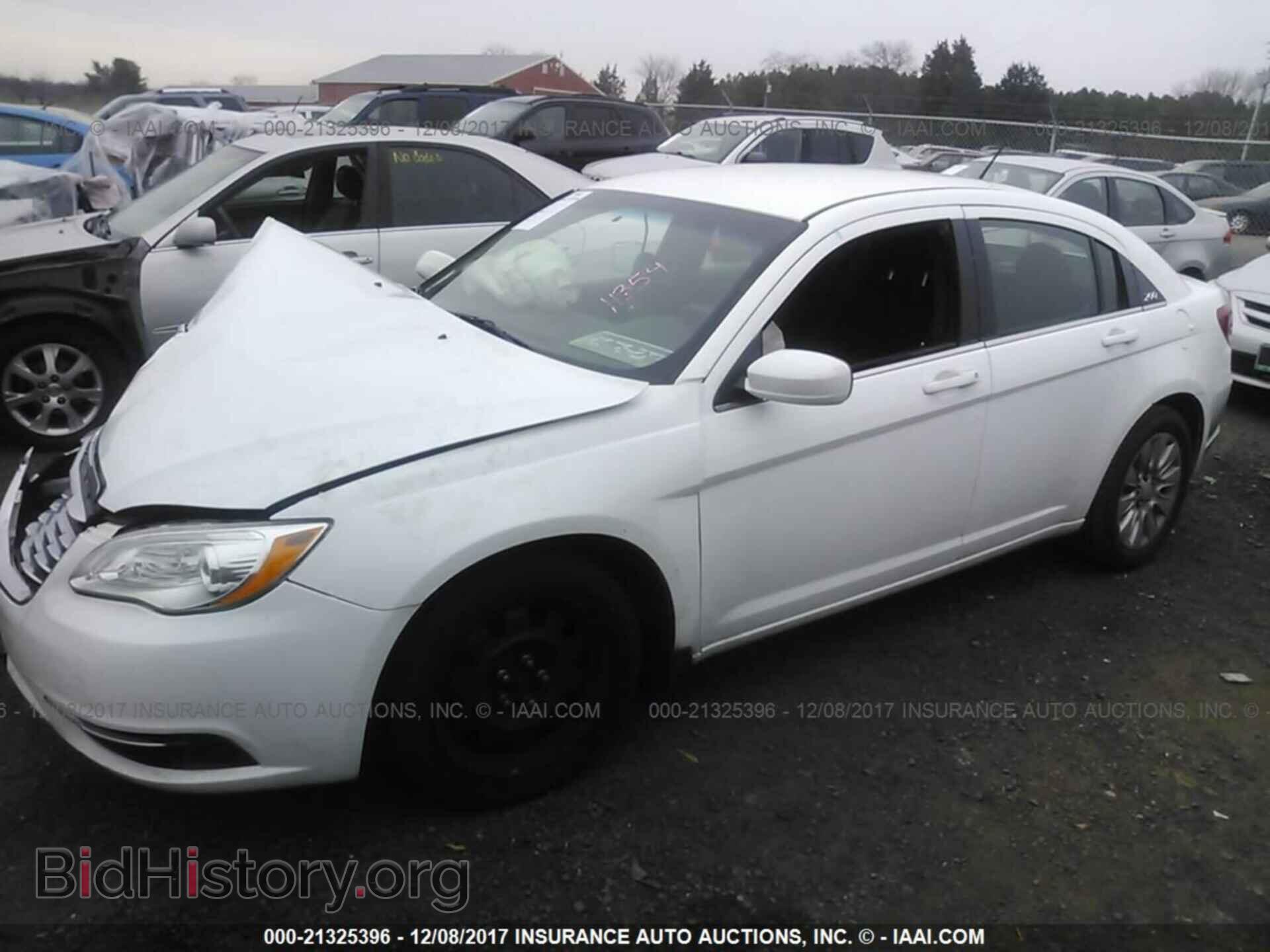 2013 Chrysler 200 - VIN: 1C3CCBAG4DN590017 - Photo 2
