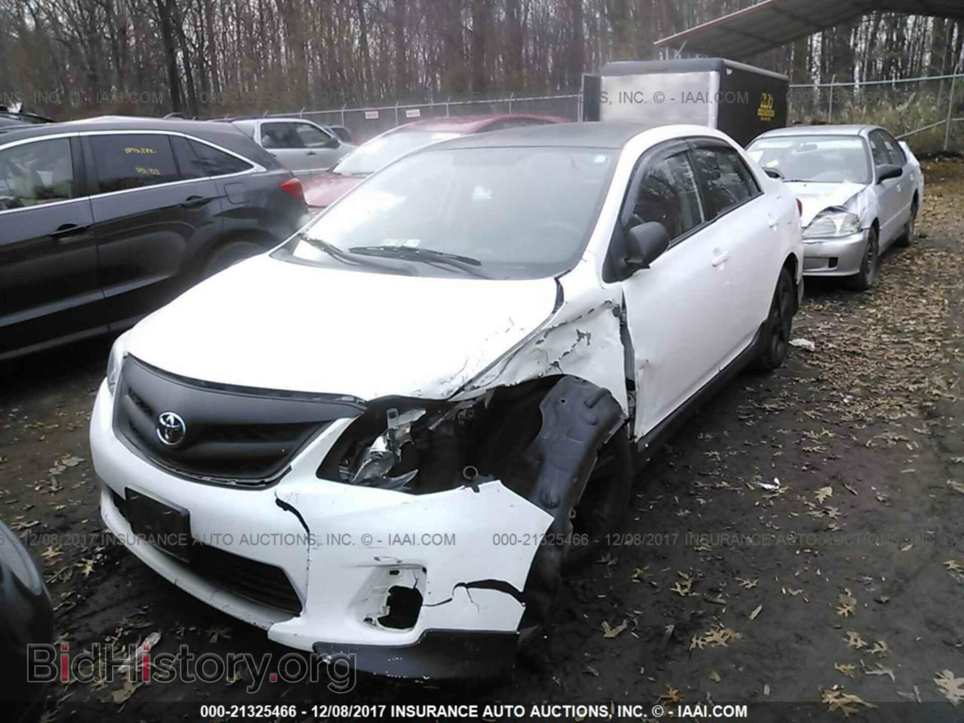 2013 Toyota Corolla - VIN: 2T1BU4EE2DC090112 - Фото 2