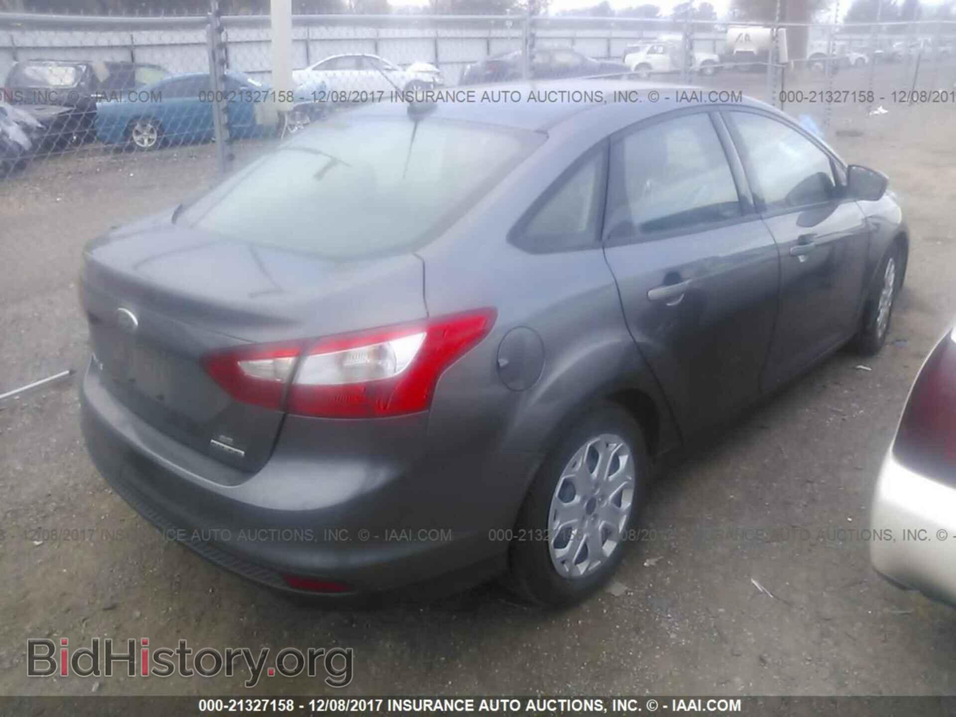 2012 Ford Focus - VIN: 1FAHP3F2XCL413402 - Photo 4