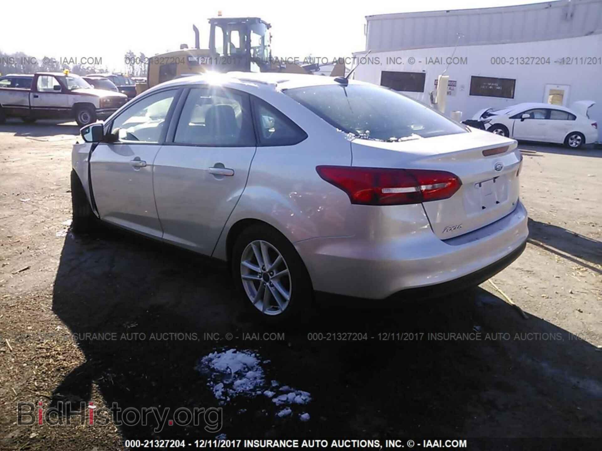 2016 Ford Focus - VIN: 1FADP3F20GL385968 - Фото 3