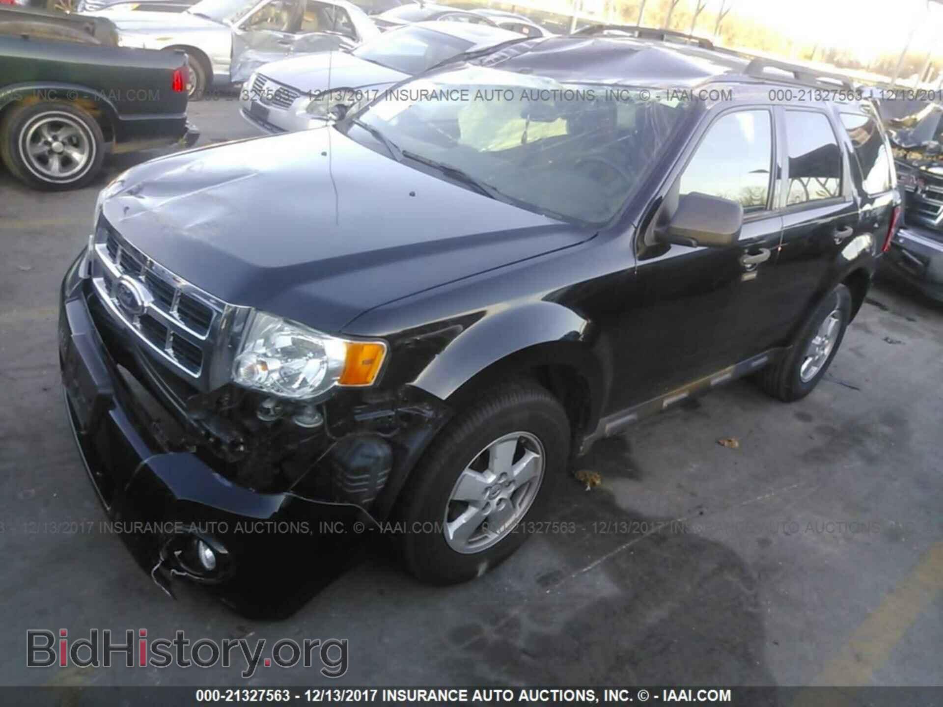 2012 Ford Escape - VIN: 1FMCU0D79CKC14112 - Photo 2