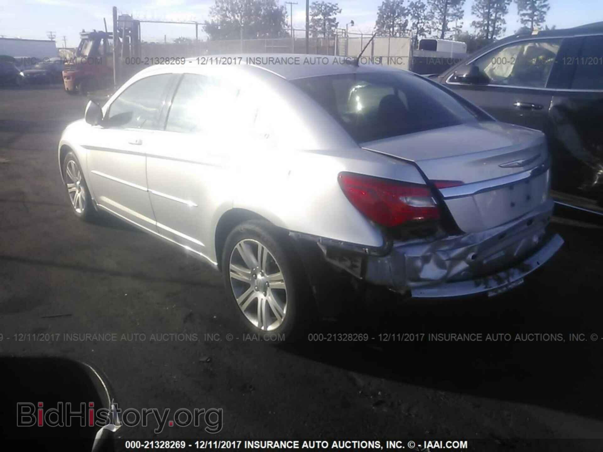 2012 Chrysler 200 - VIN: 1C3CCBAB1CN316941 - Фото 3