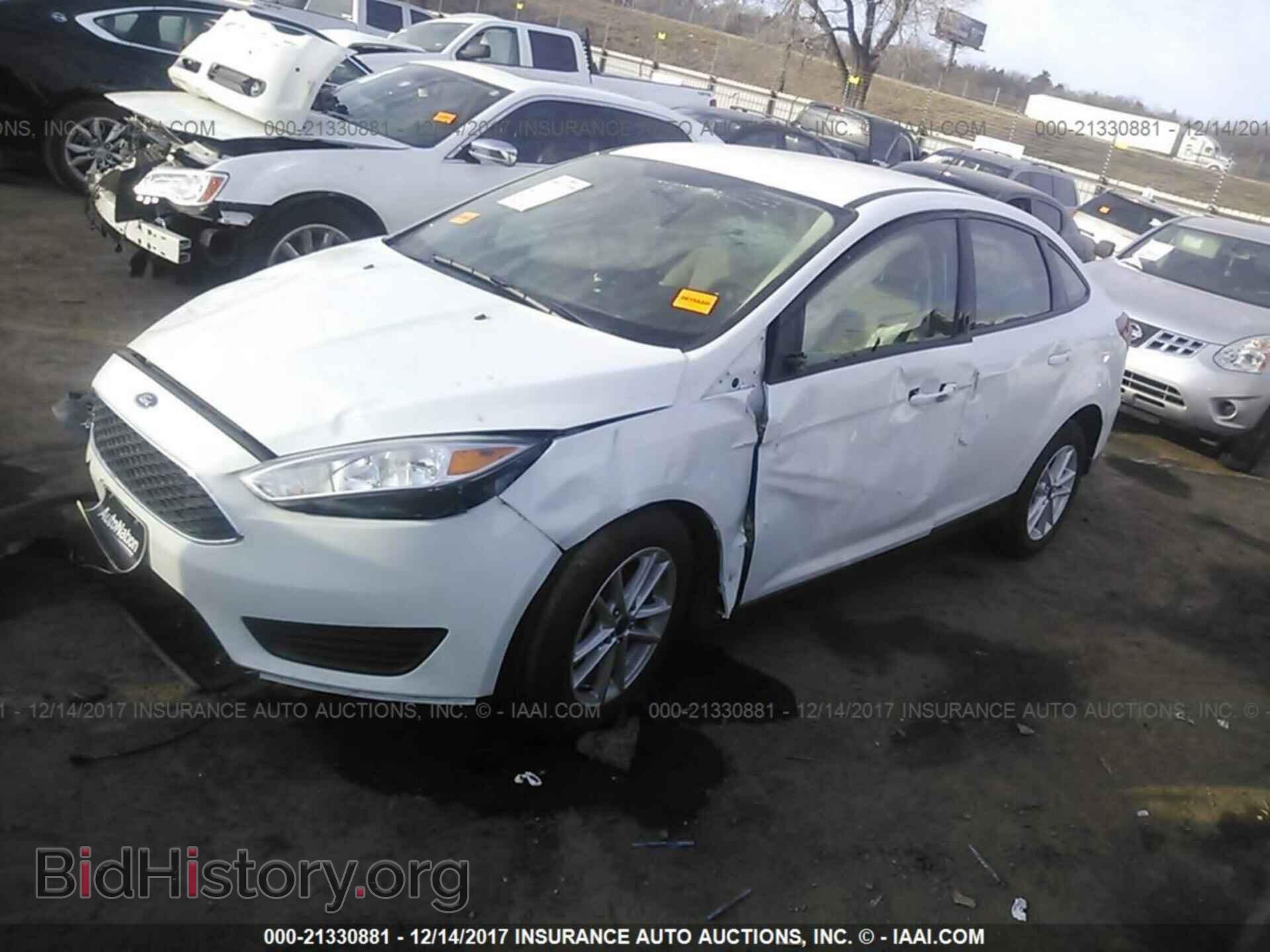 2017 Ford Focus - VIN: 1FADP3F27HL324229 - Photo 2