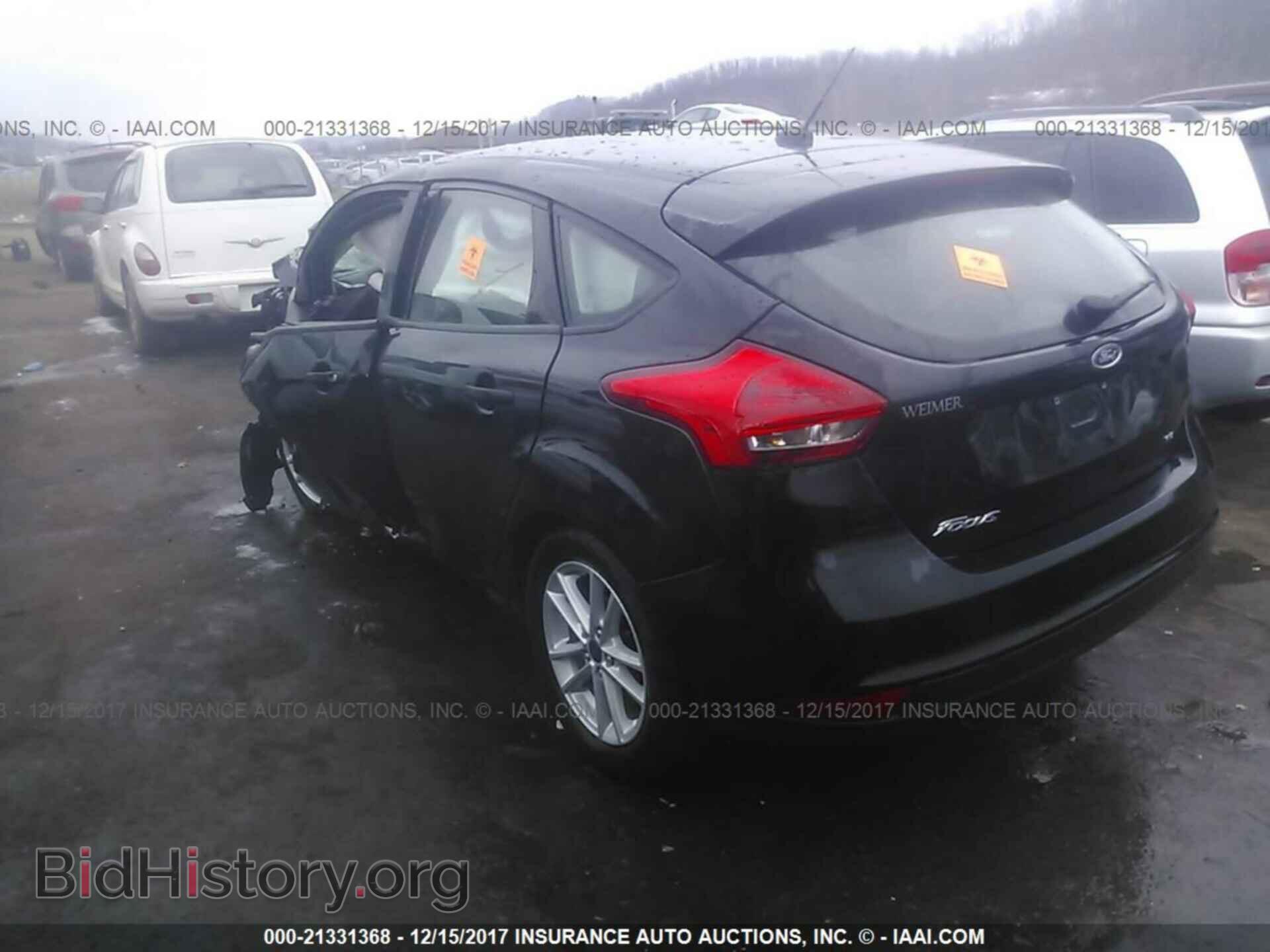 2017 Ford Focus - VIN: 1FADP3K23HL298721 - Photo 3