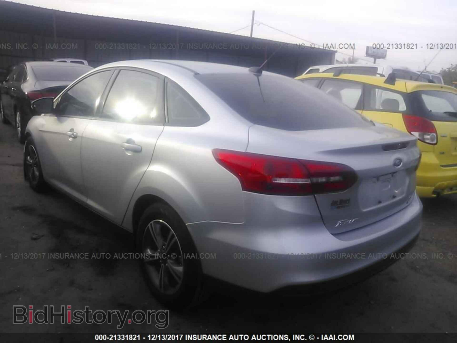 2017 Ford Focus - VIN: 1FADP3FE4HL276554 - Photo 3