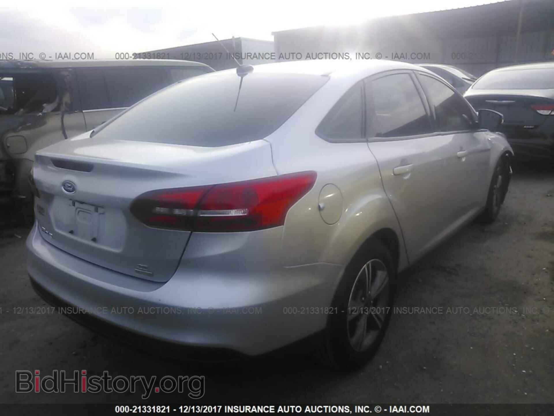 2017 Ford Focus - VIN: 1FADP3FE4HL276554 - Photo 4