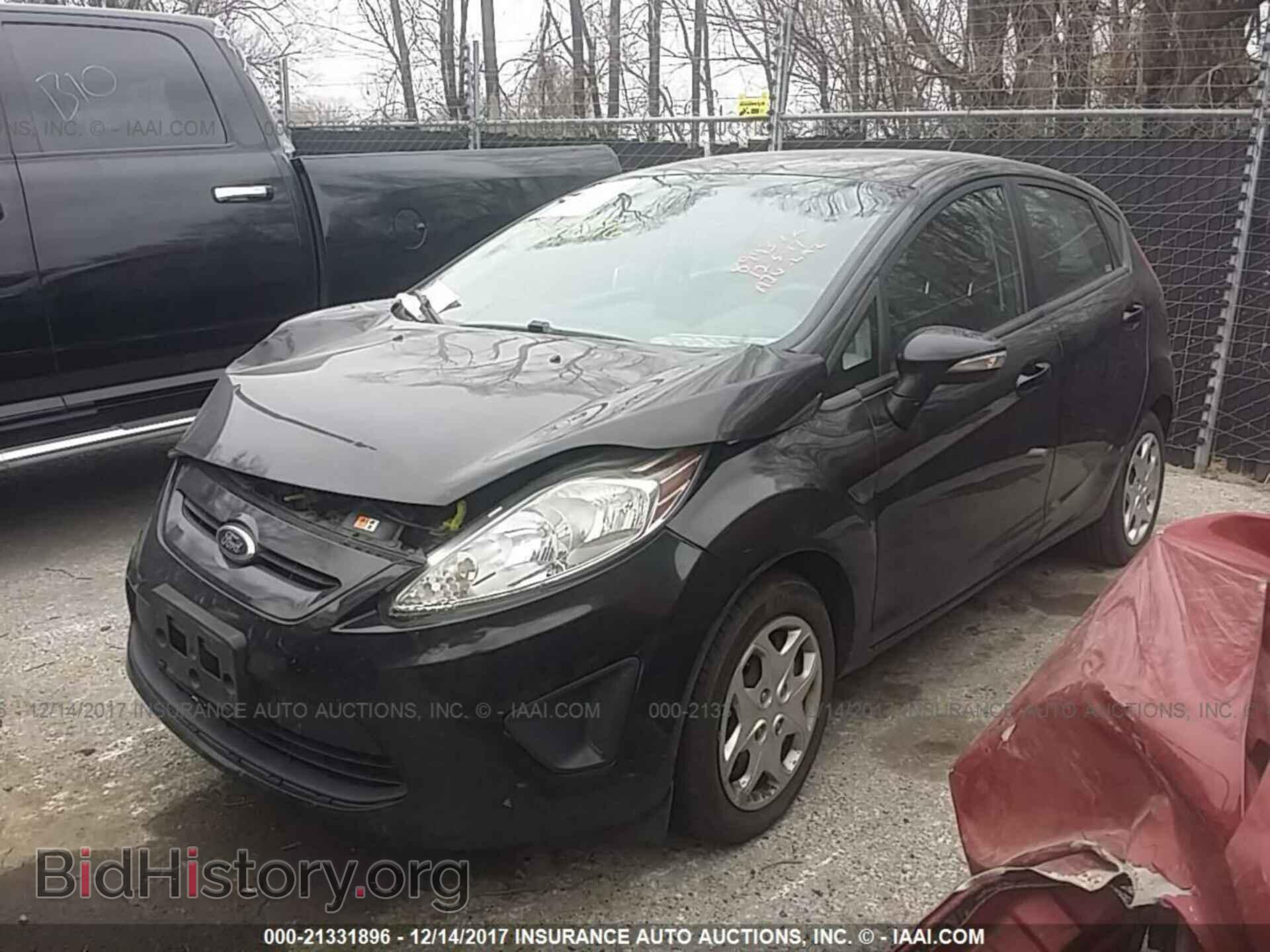 2013 Ford Fiesta - VIN: 3FADP4EJXDM110052 - Фото 2