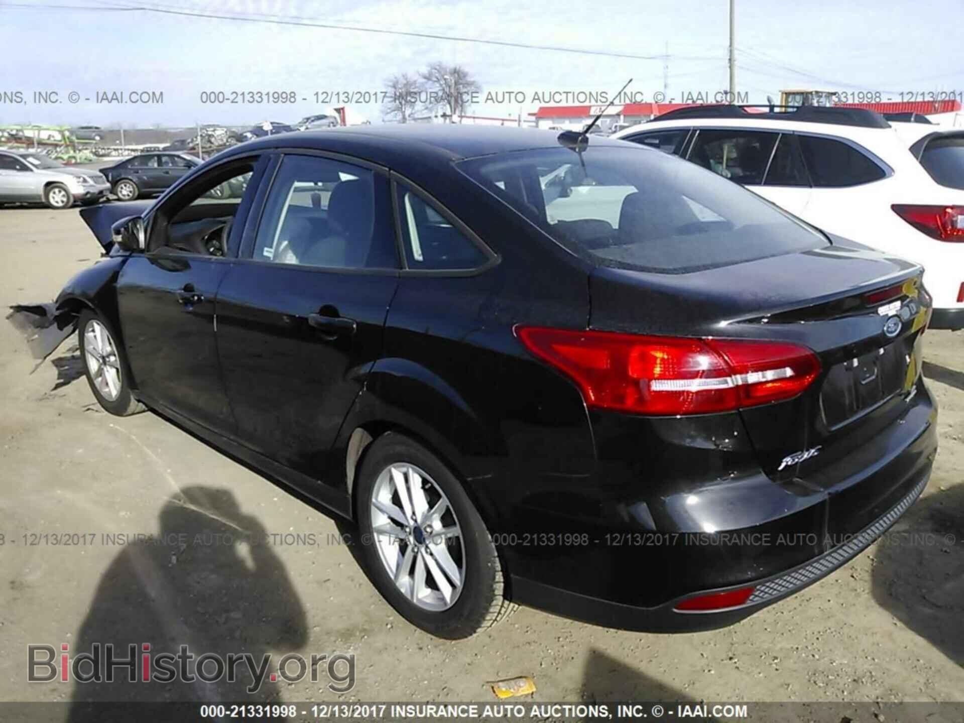 2015 Ford Focus - VIN: 1FADP3F28FL244080 - Photo 3