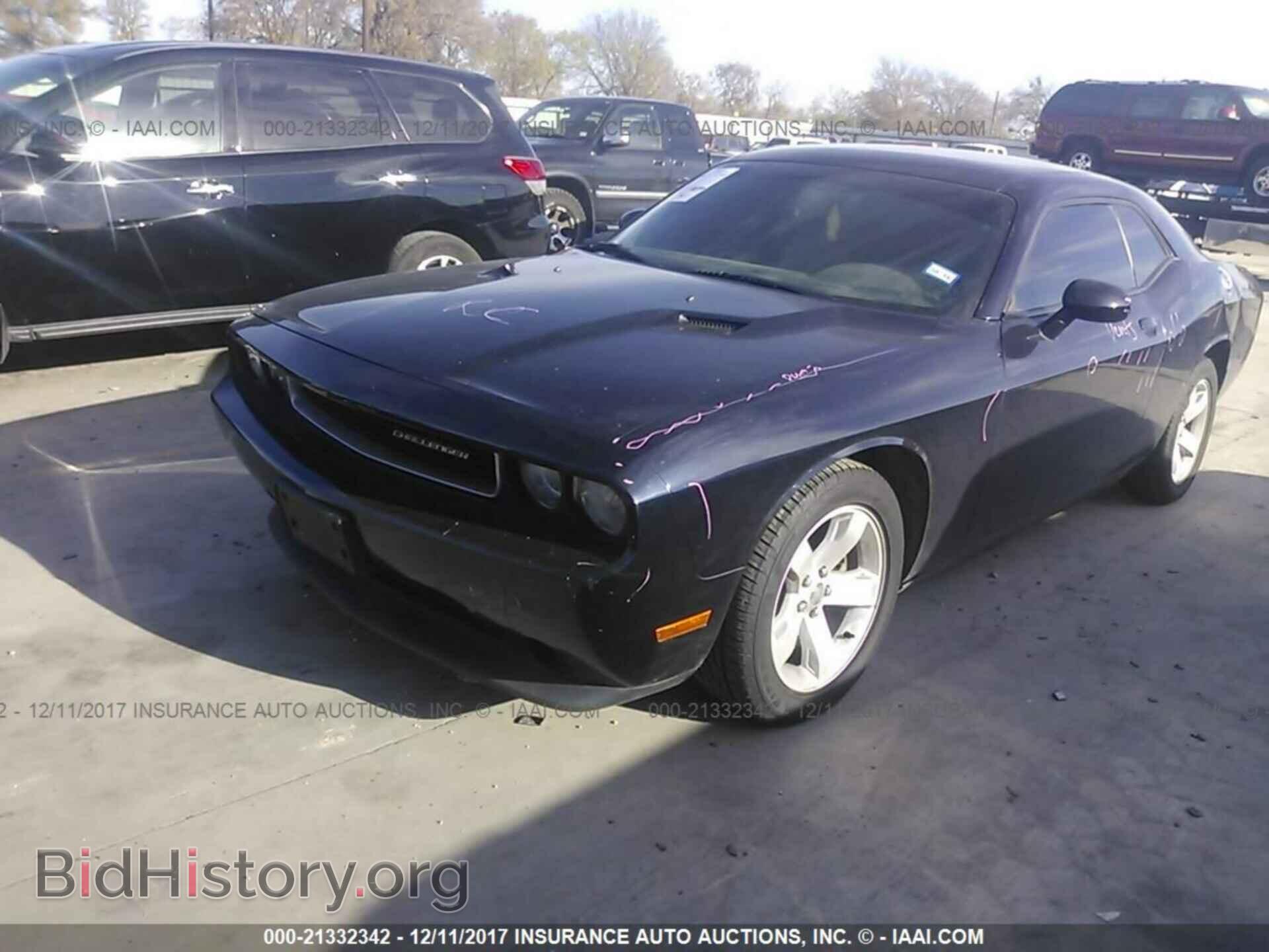 2012 Dodge Challenger - VIN: 2C3CDYAG0CH139397 - Photo 2