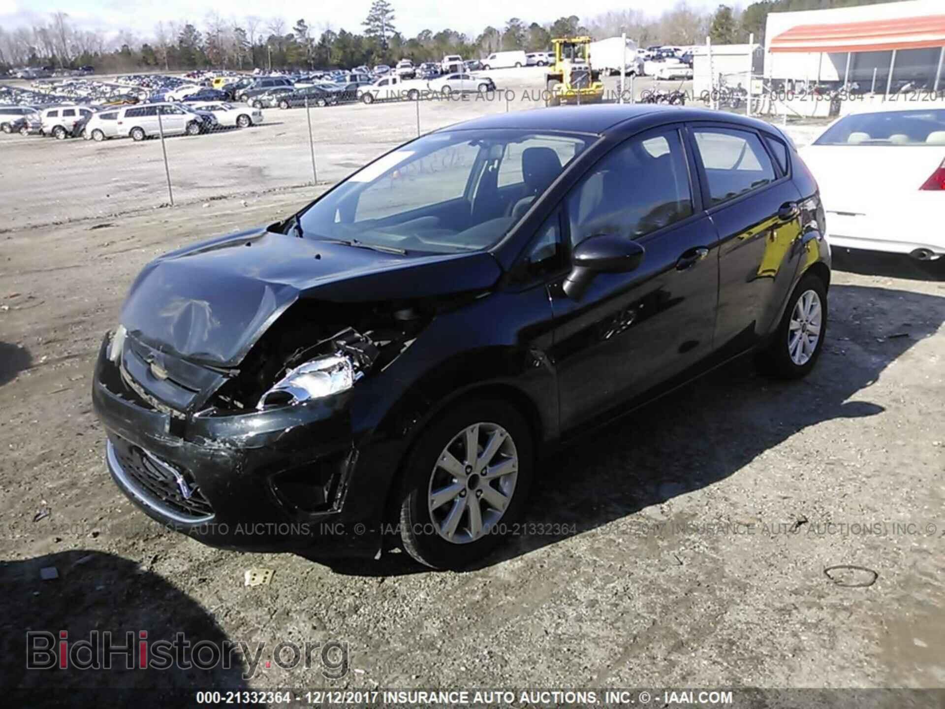 2011 Ford Fiesta - VIN: 3FADP4EJ3BM131645 - Фото 2