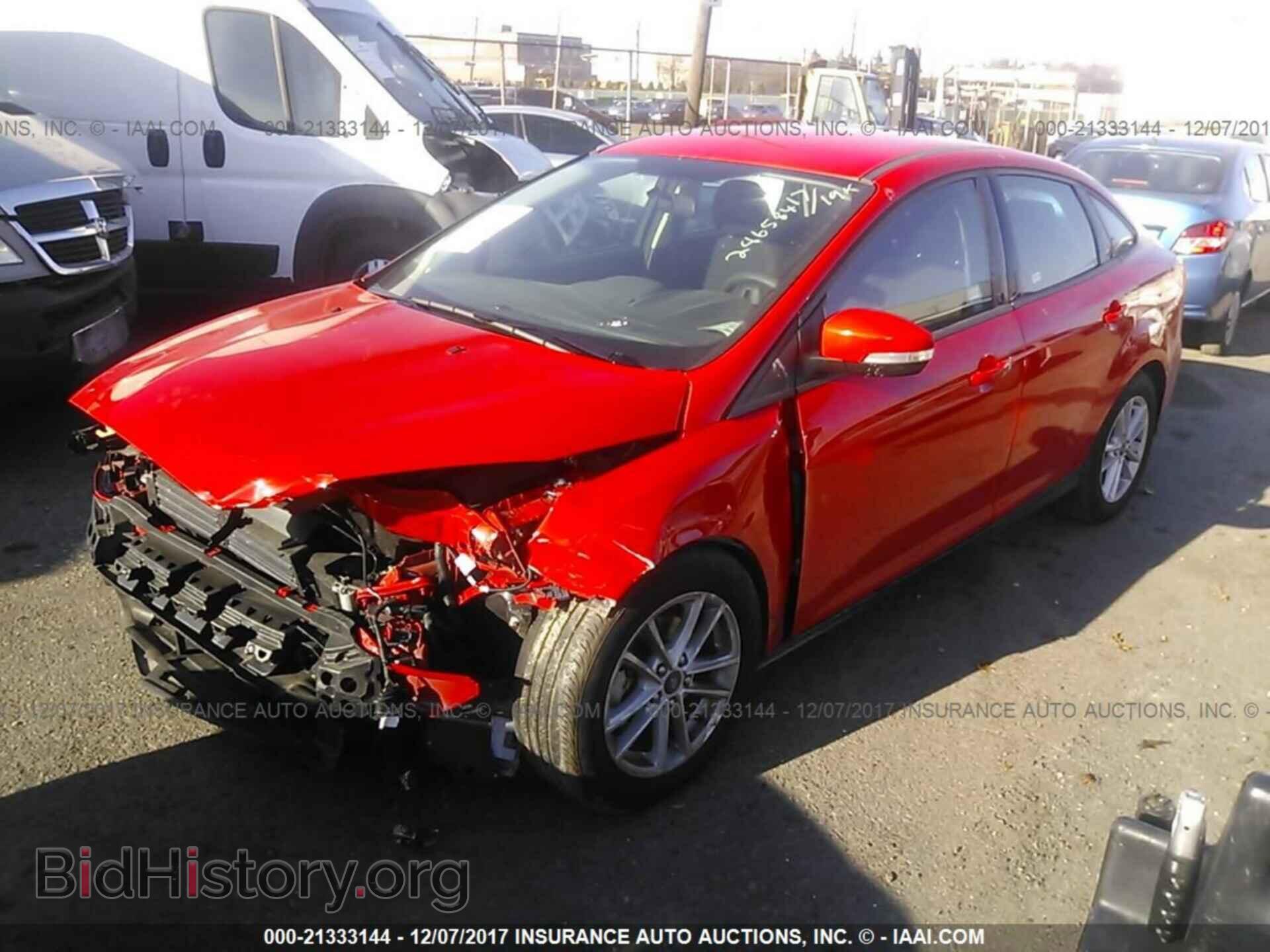 2017 Ford Focus - VIN: 1FADP3F20HL286584 - Photo 2