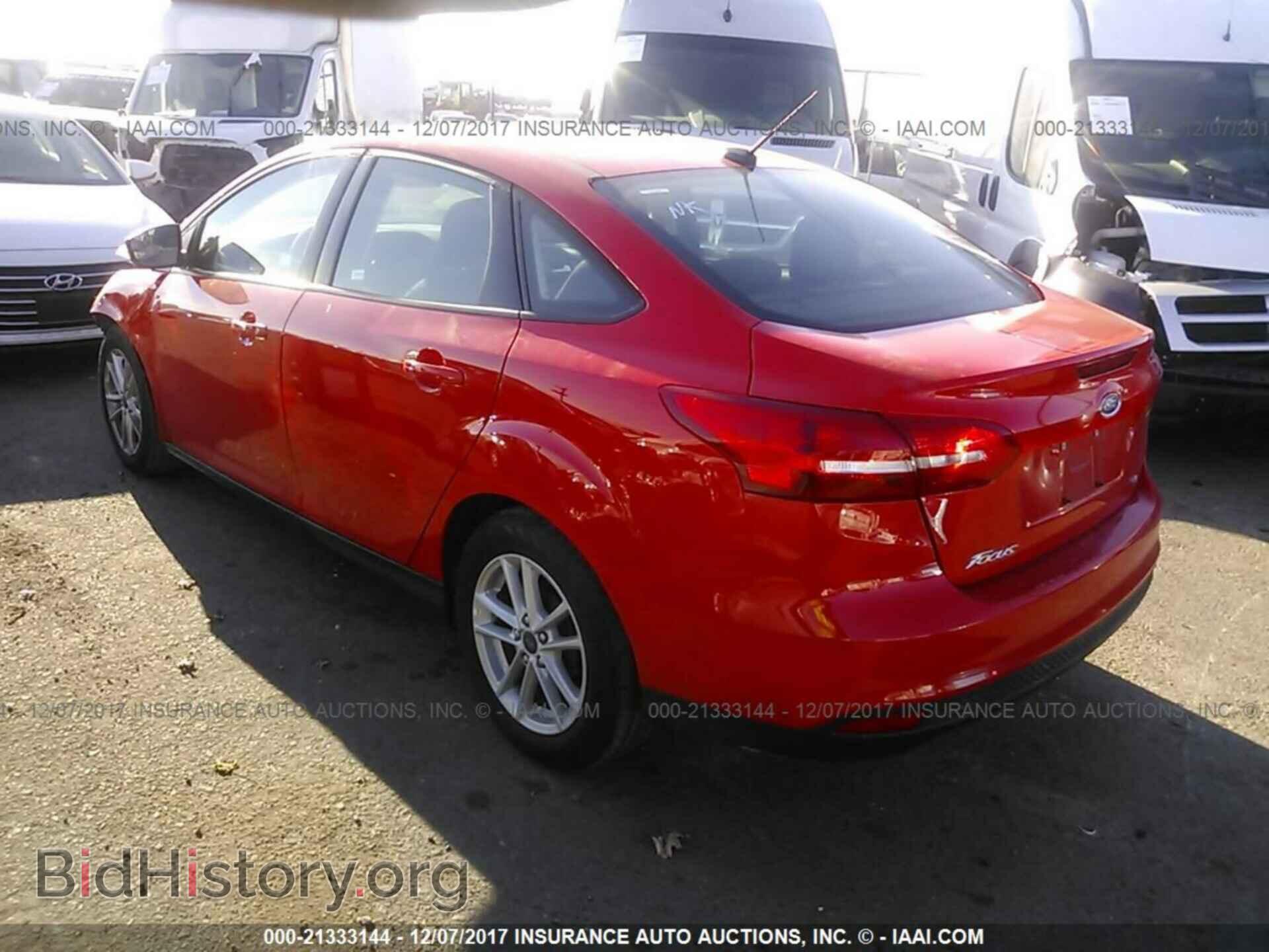 2017 Ford Focus - VIN: 1FADP3F20HL286584 - Photo 3