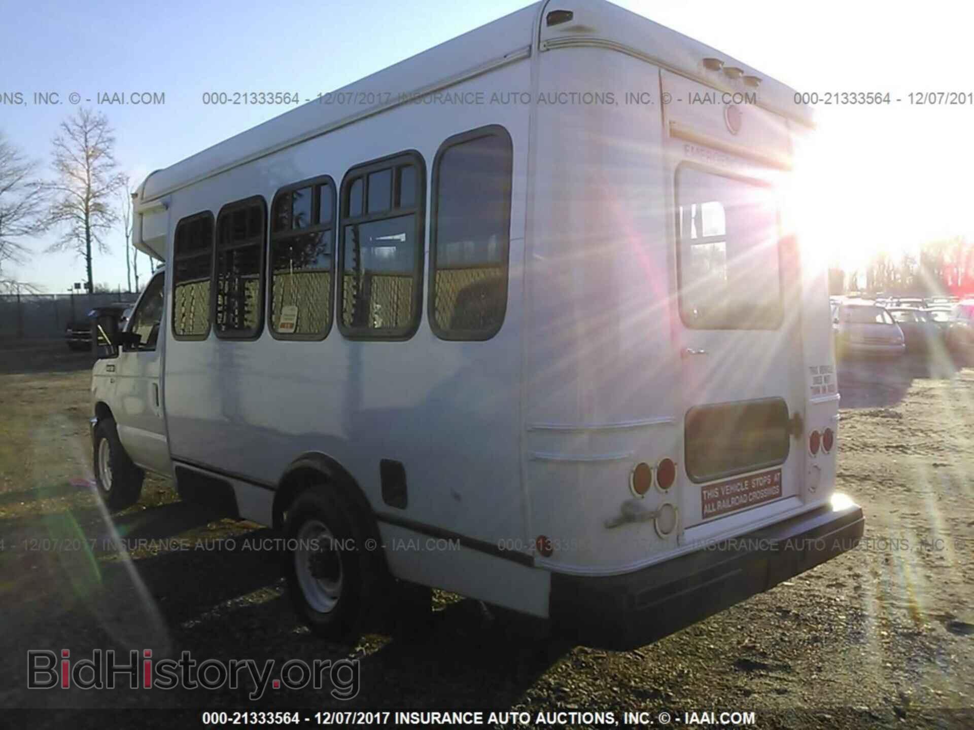 2011 Ford Econoline - VIN: 1FDEE3FL1BDA72651 - Фото 3