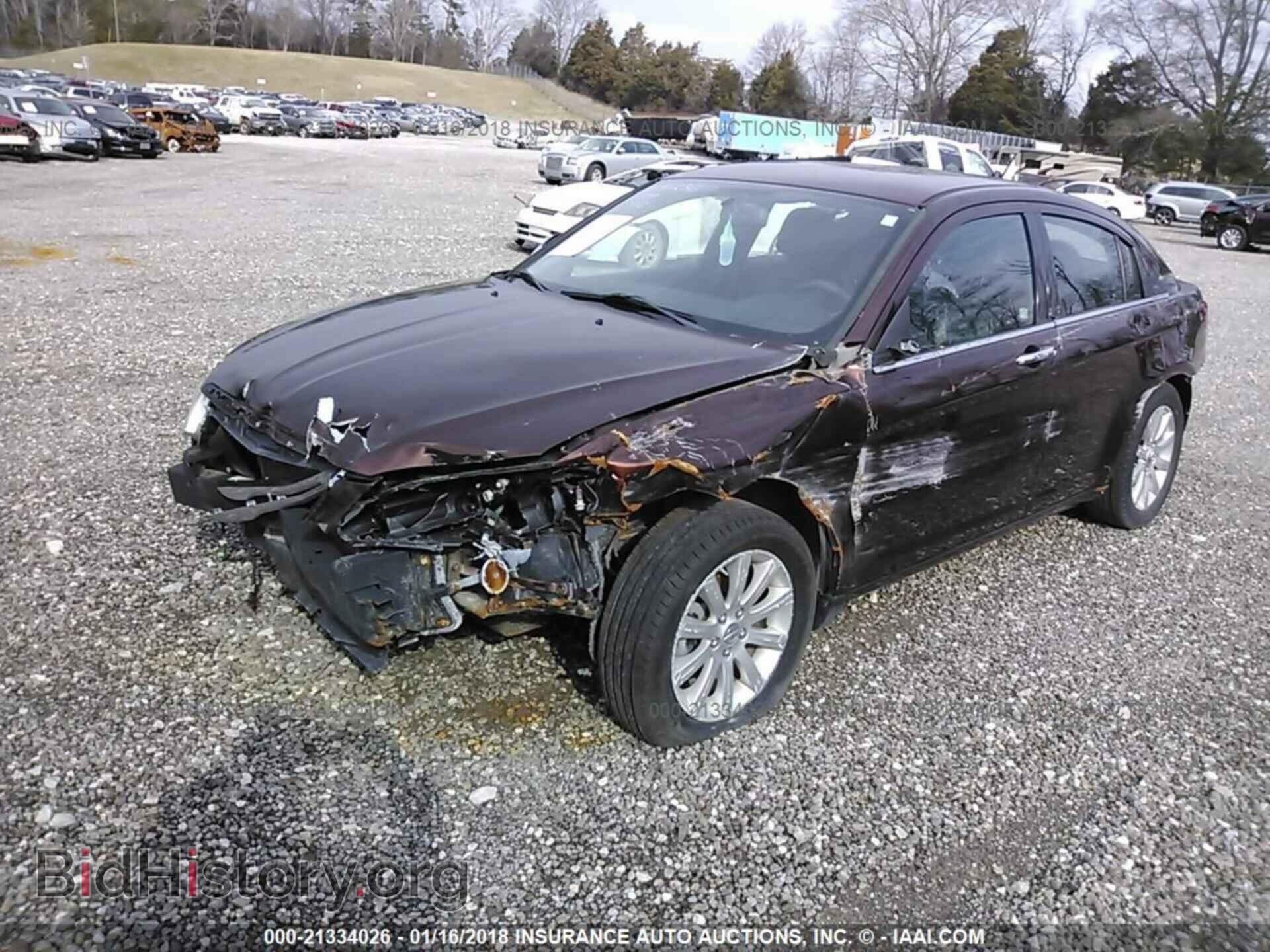 2013 Chrysler 200 - VIN: 1C3CCBCG7DN525885 - Photo 2