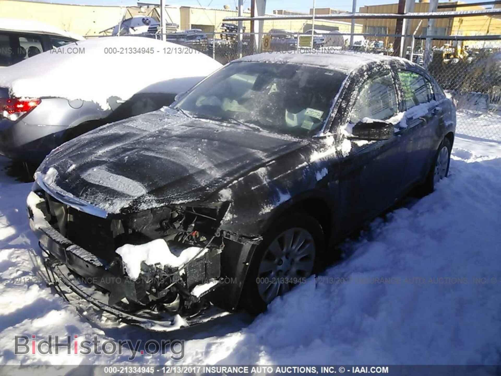 2014 Chrysler 200 - VIN: 1C3CCBAB1EN213909 - Photo 2