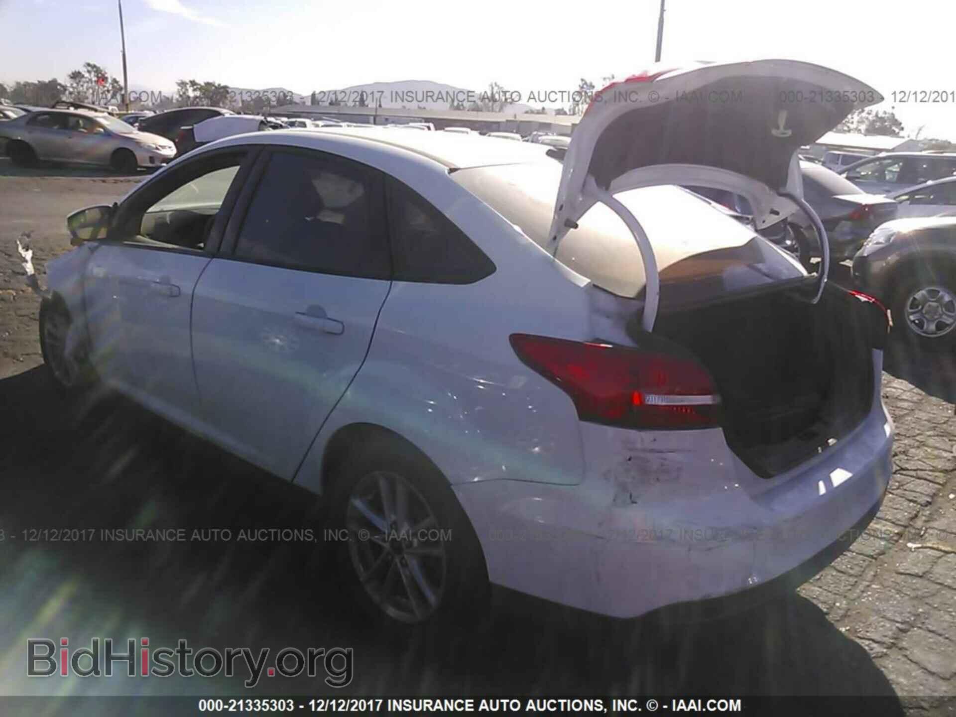 2015 Ford Focus - VIN: 1FADP3F23FL256377 - Photo 3