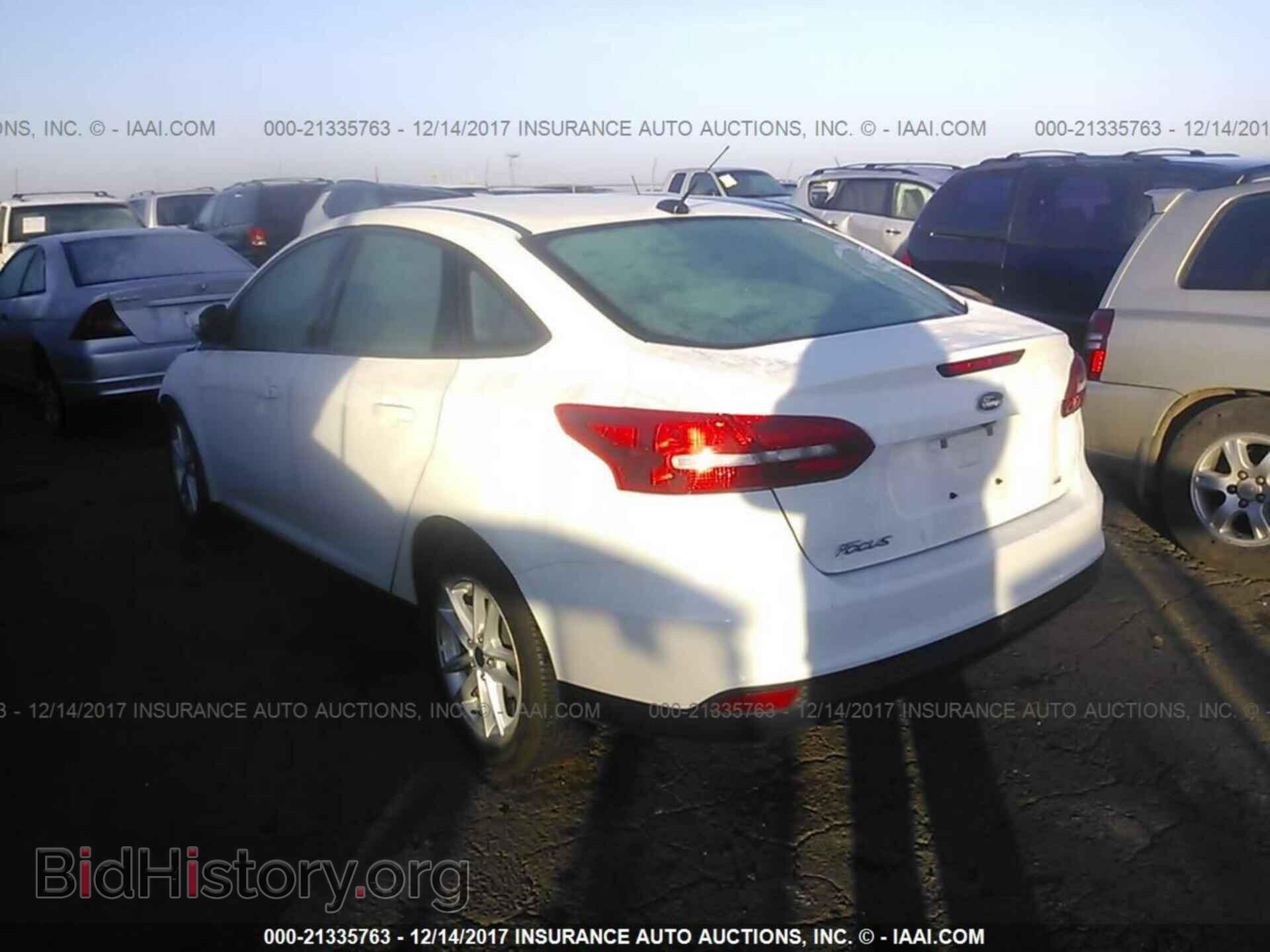 2015 Ford Focus - VIN: 1FADP3F23FL203792 - Photo 3