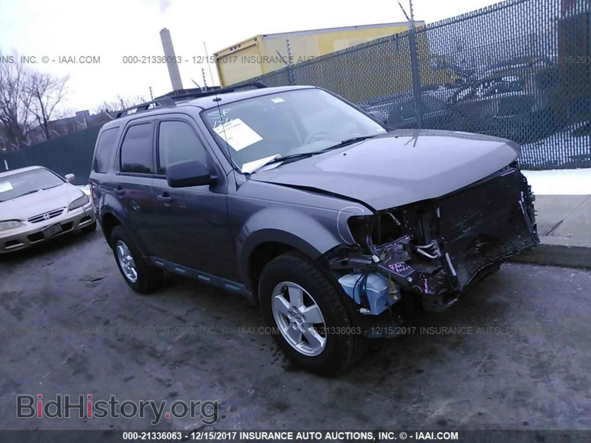 Photo 1FMCU0D7XBKA41411 - Ford Escape 2011