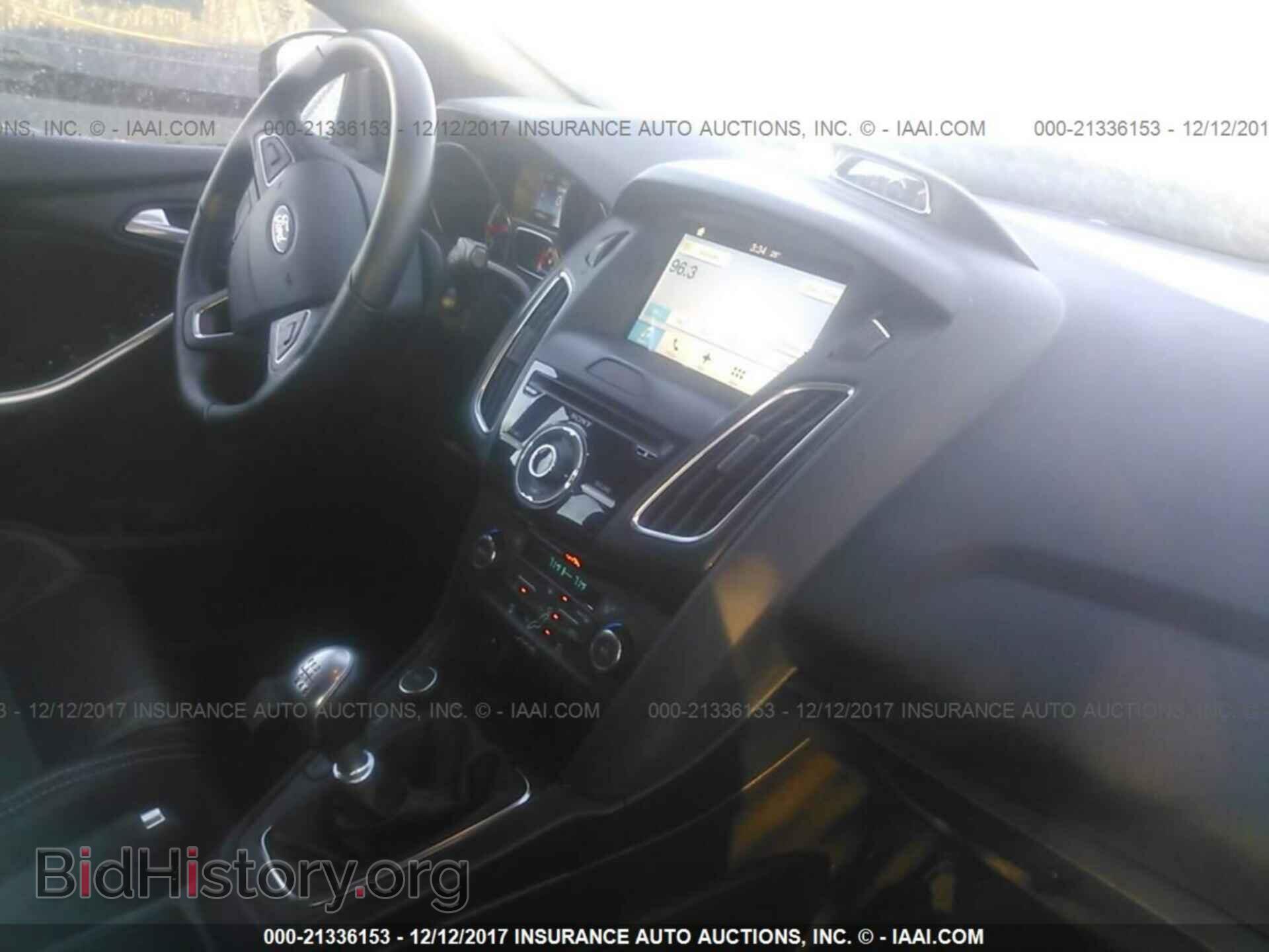 2016 Ford Focus - VIN: 1FADP3L97GL207718 - Photo 5