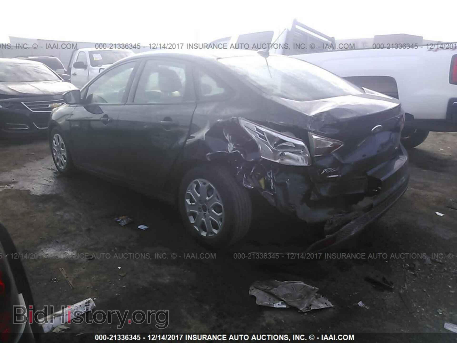 2012 Ford Focus - VIN: 1FAHP3F25CL104923 - Photo 3