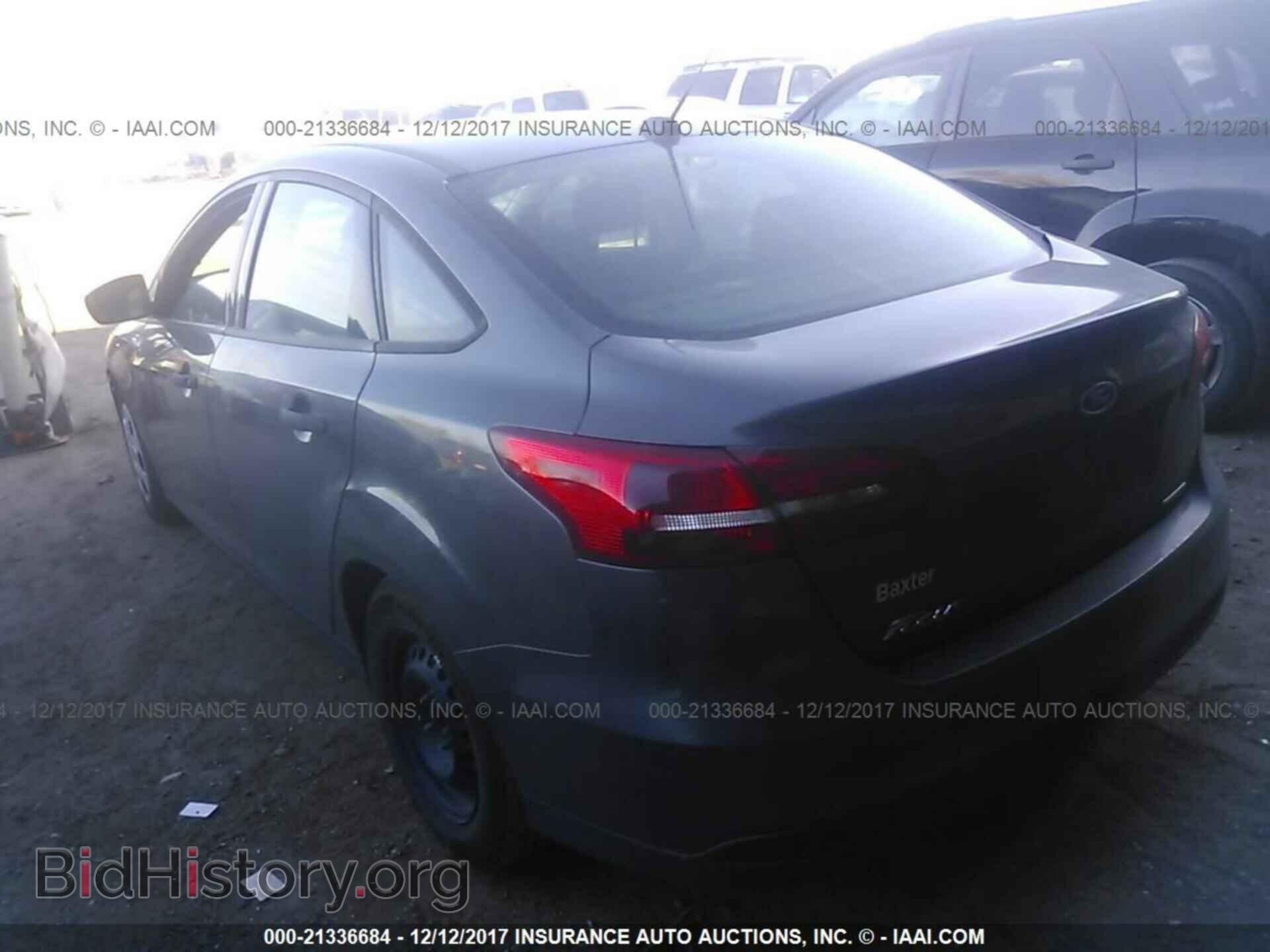 2016 Ford Focus - VIN: 1FADP3E2XGL215943 - Photo 3
