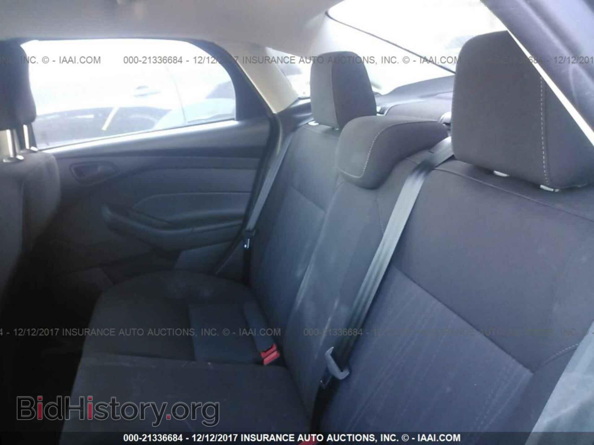 2016 Ford Focus - VIN: 1FADP3E2XGL215943 - Photo 8