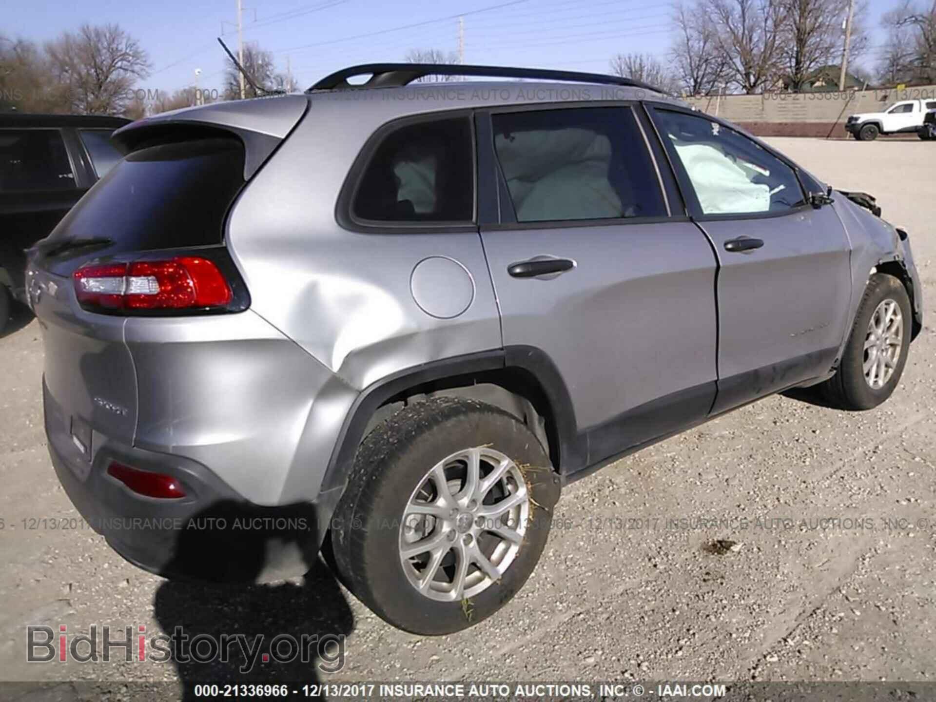 2017 Jeep Cherokee - VIN: 1C4PJMAB5HW602467 - Фото 4