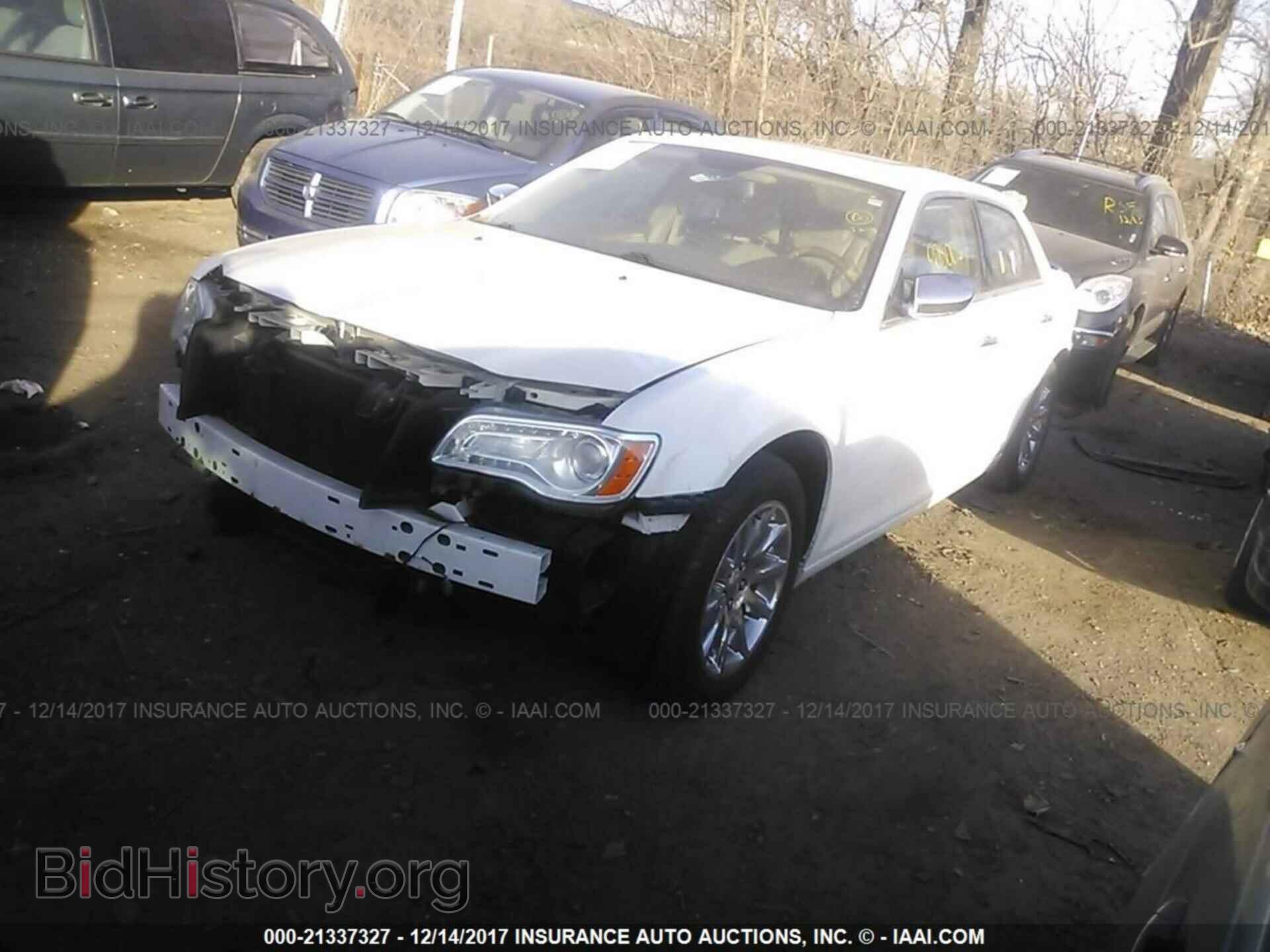 2013 Chrysler 300c - VIN: 2C3CCAET0DH650403 - Фото 2
