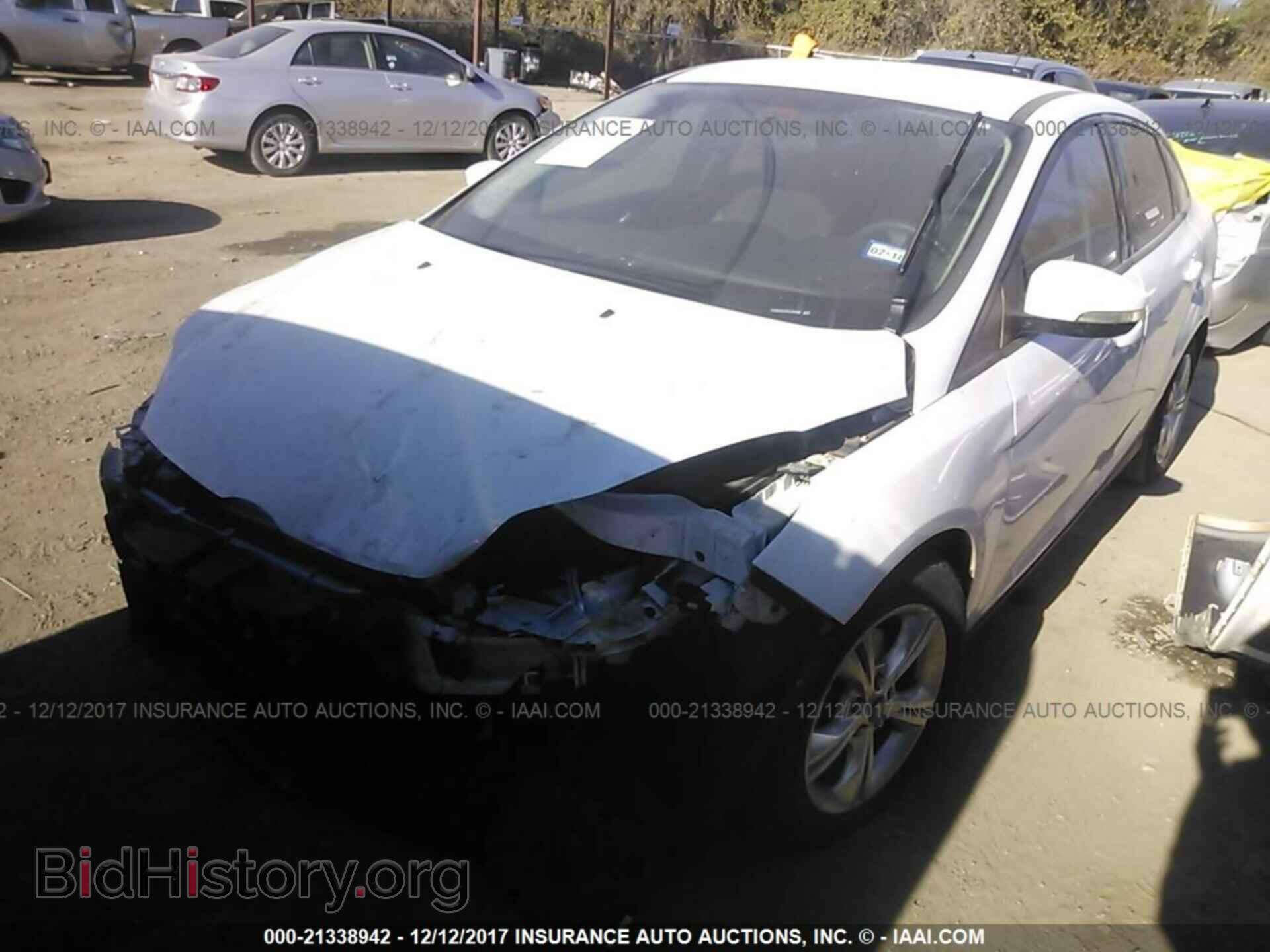 2014 Ford Focus - VIN: 1FADP3F27EL109509 - Photo 2