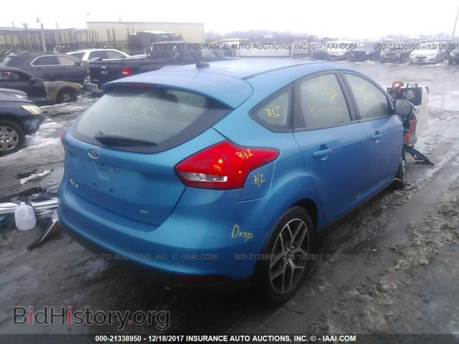 2017 Ford Focus - VIN: 1FADP3M23HL243330 - Photo 4