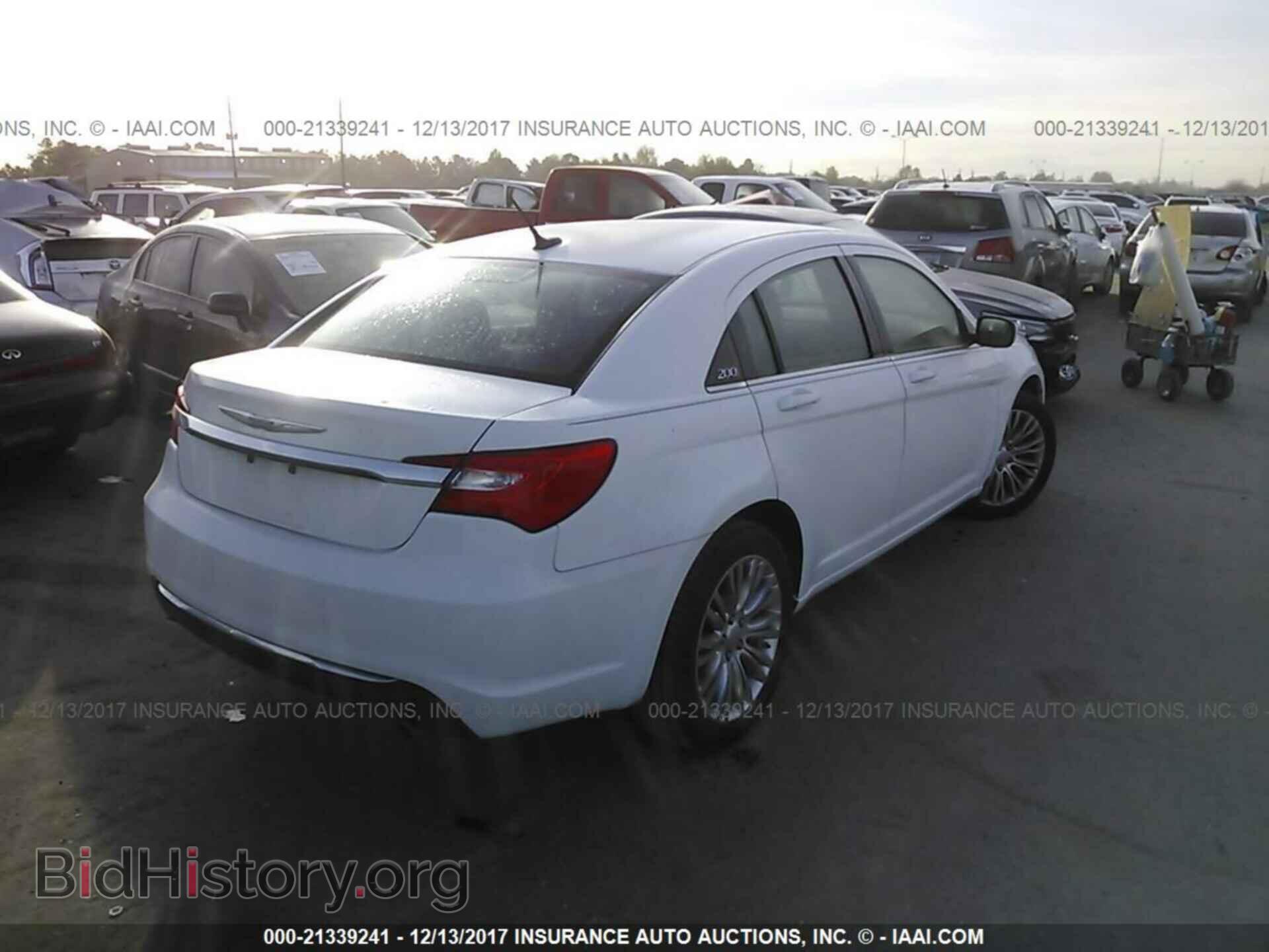 2012 Chrysler 200 - VIN: 1C3CCBABXCN282370 - Photo 4