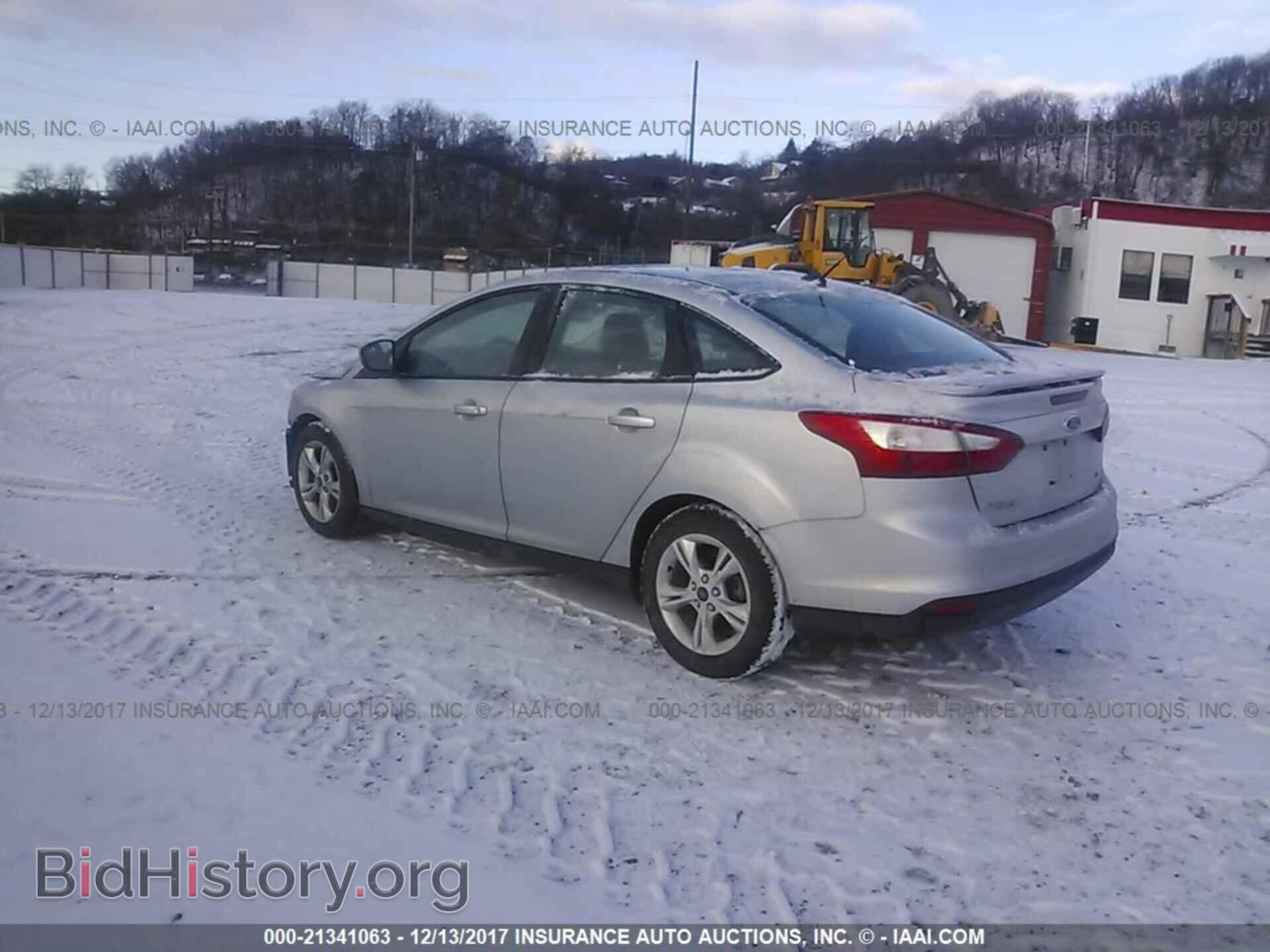 2012 Ford Focus - VIN: 1FAHP3F25CL100323 - Photo 3