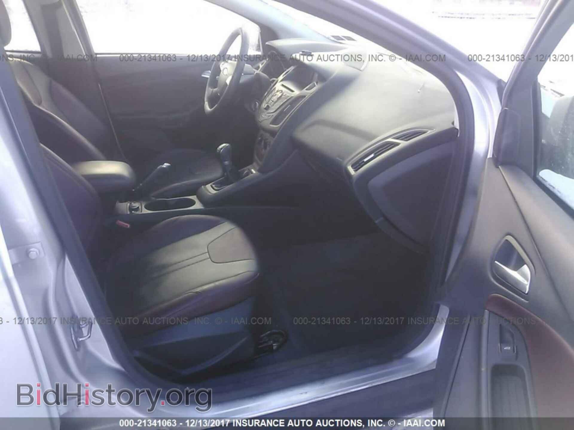 2012 Ford Focus - VIN: 1FAHP3F25CL100323 - Photo 5