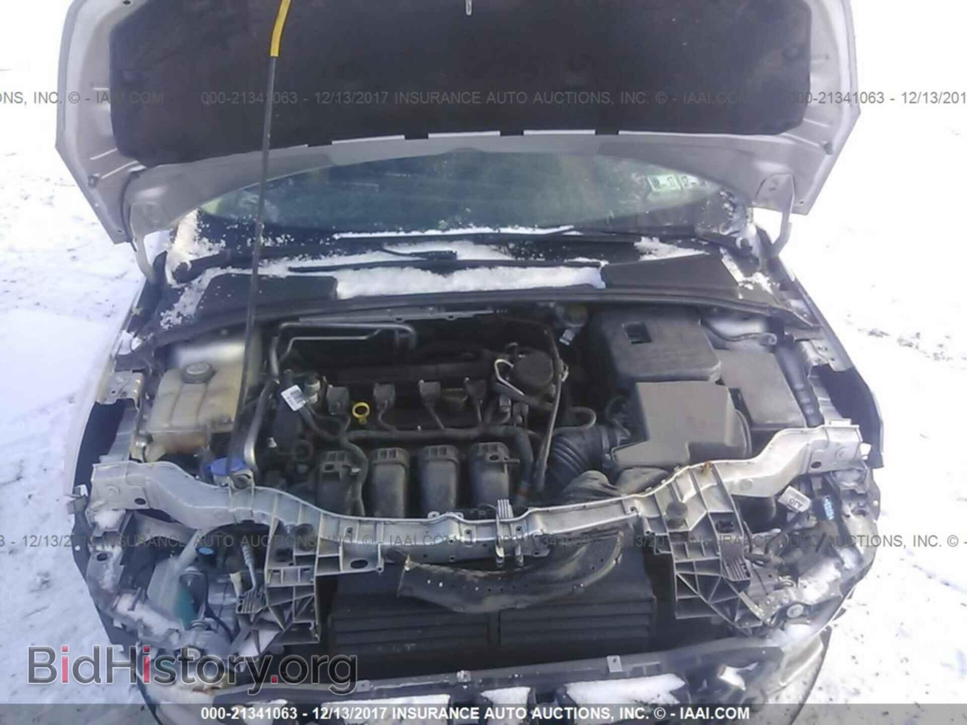 2012 Ford Focus - VIN: 1FAHP3F25CL100323 - Photo 10