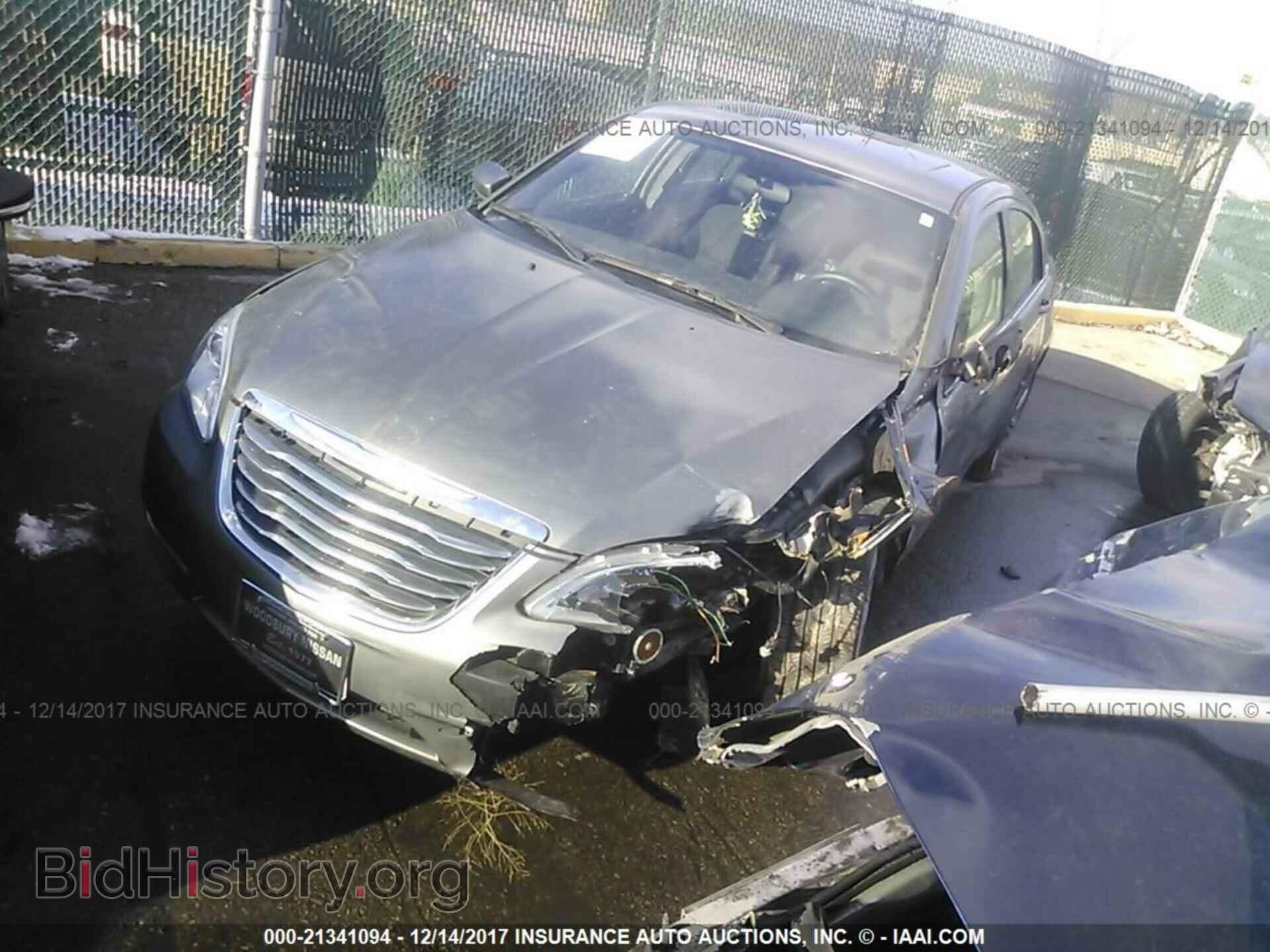 2013 Chrysler 200 - VIN: 1C3CCBBB9DN629266 - Photo 2