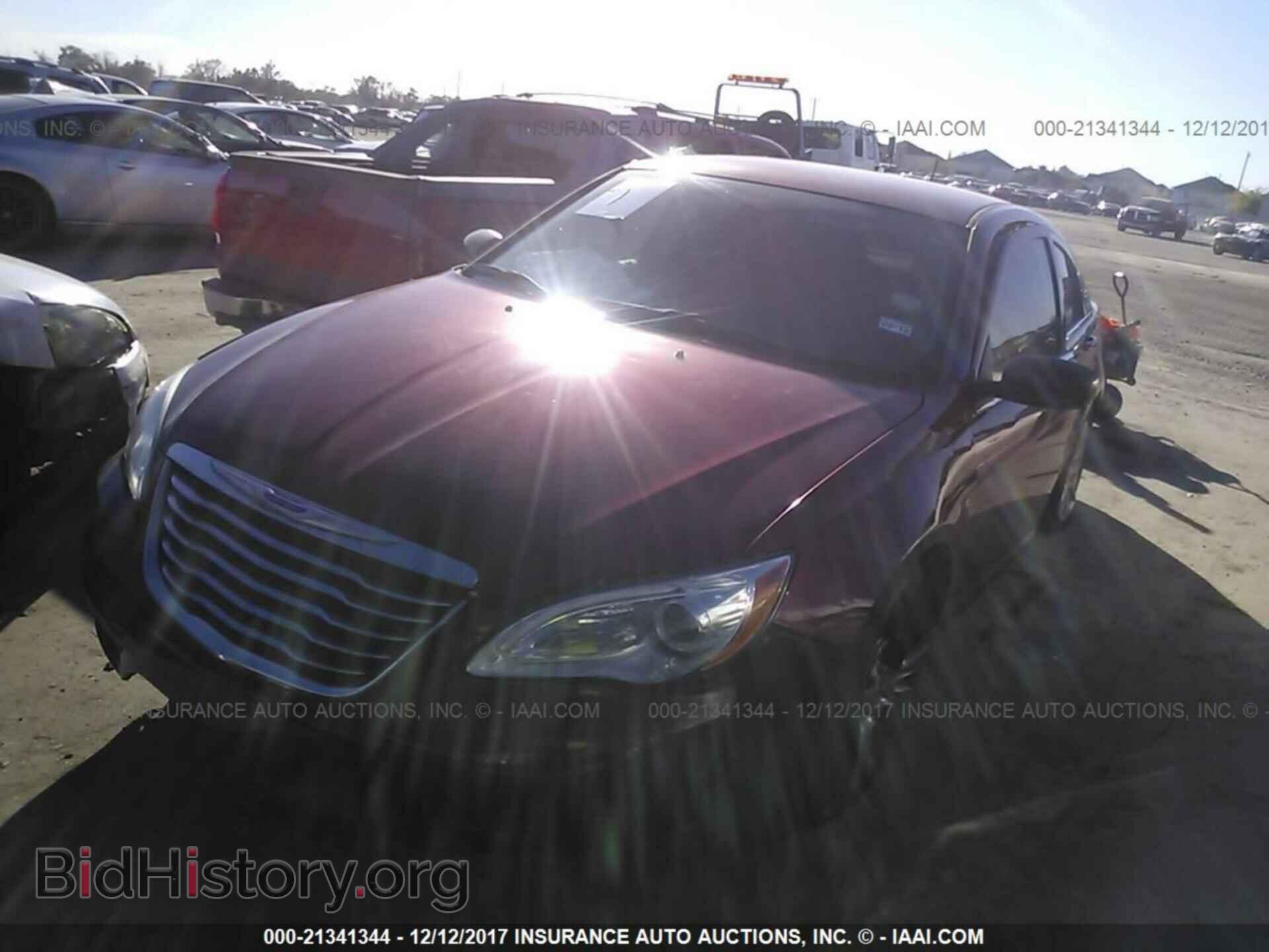 2012 Chrysler 200 - VIN: 1C3CCBAB5CN303898 - Photo 2