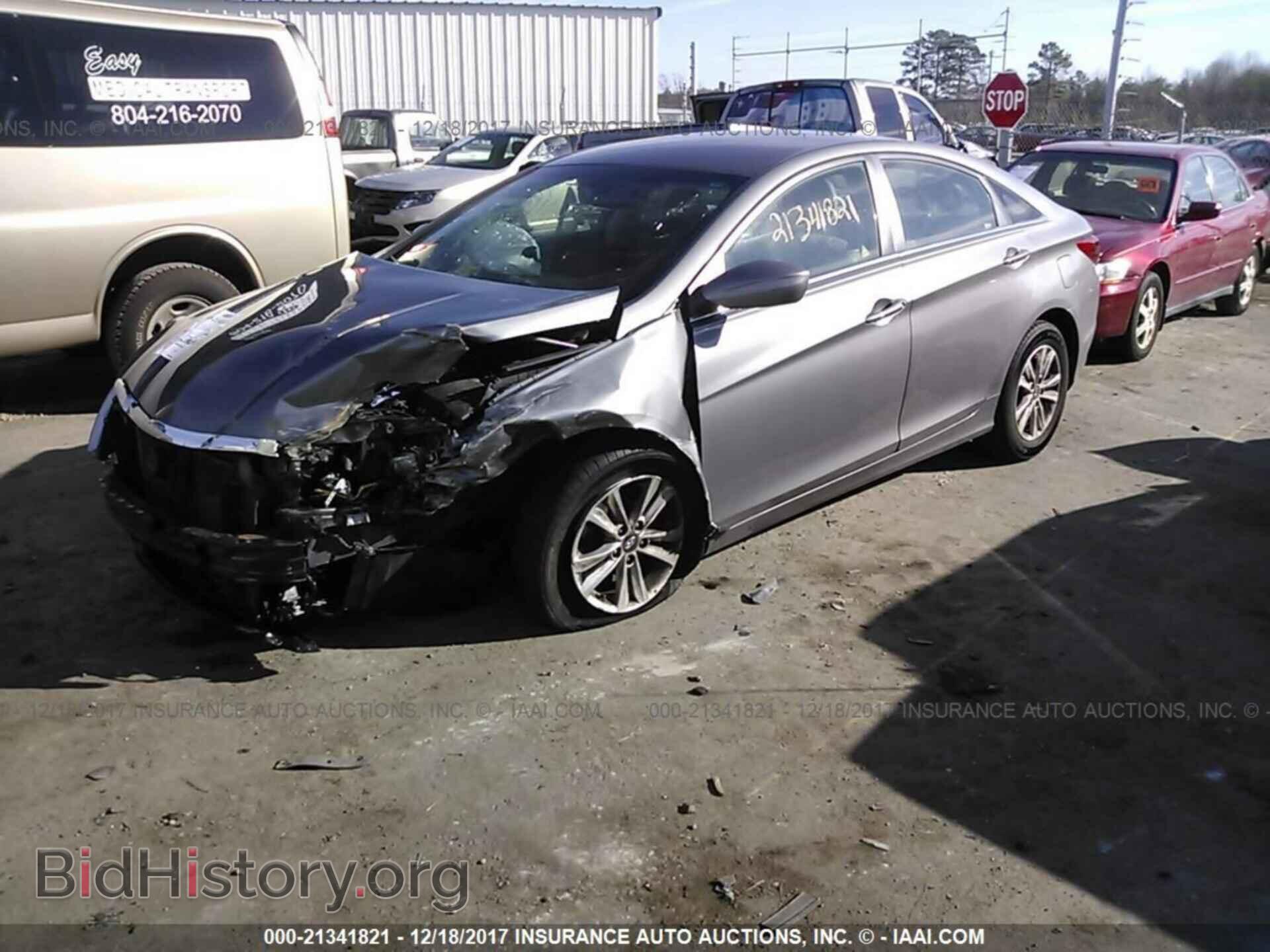 2012 Hyundai Sonata - VIN: 5NPEB4ACXCH477641 - Photo 2