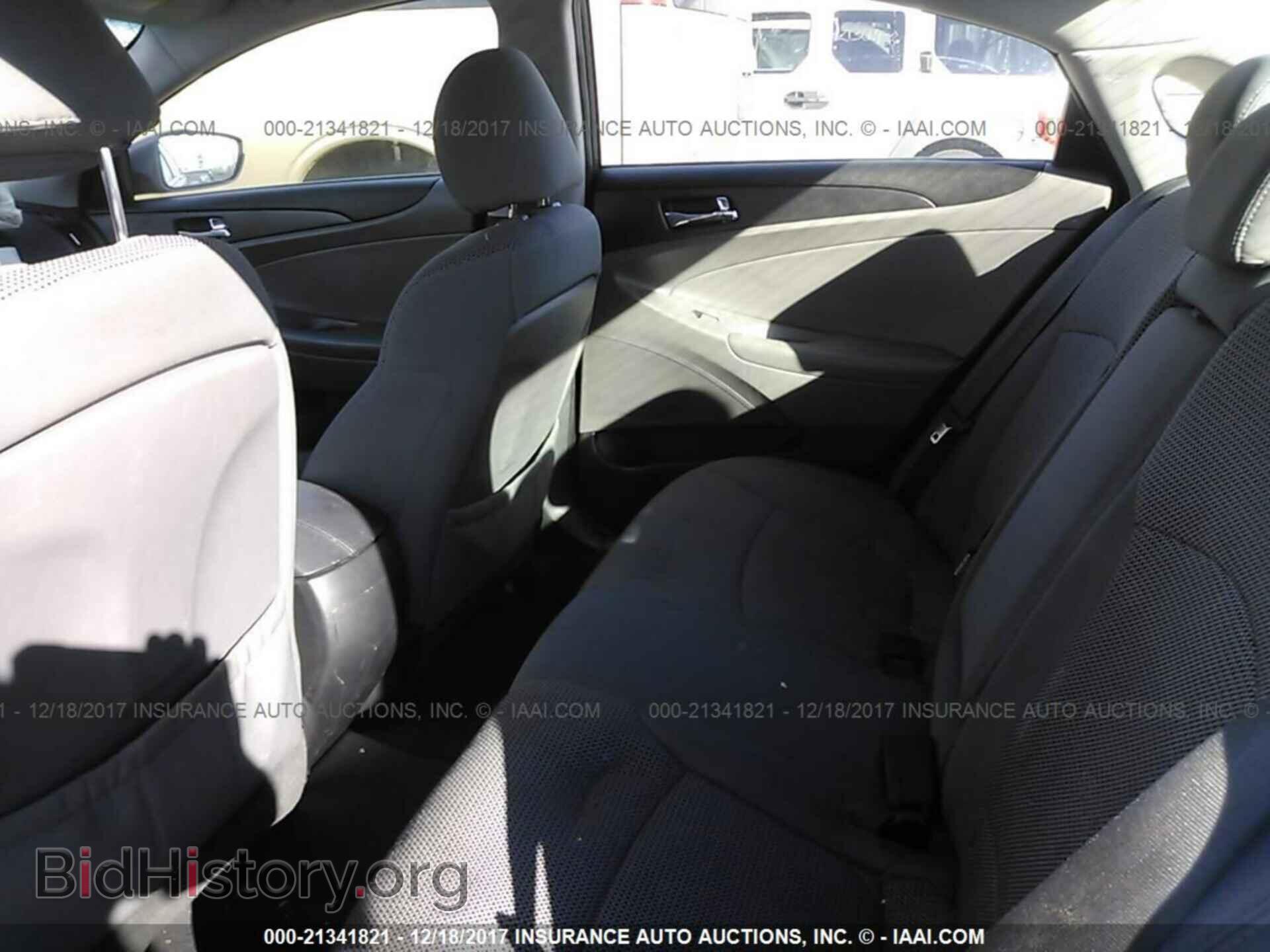 2012 Hyundai Sonata - VIN: 5NPEB4ACXCH477641 - Photo 8