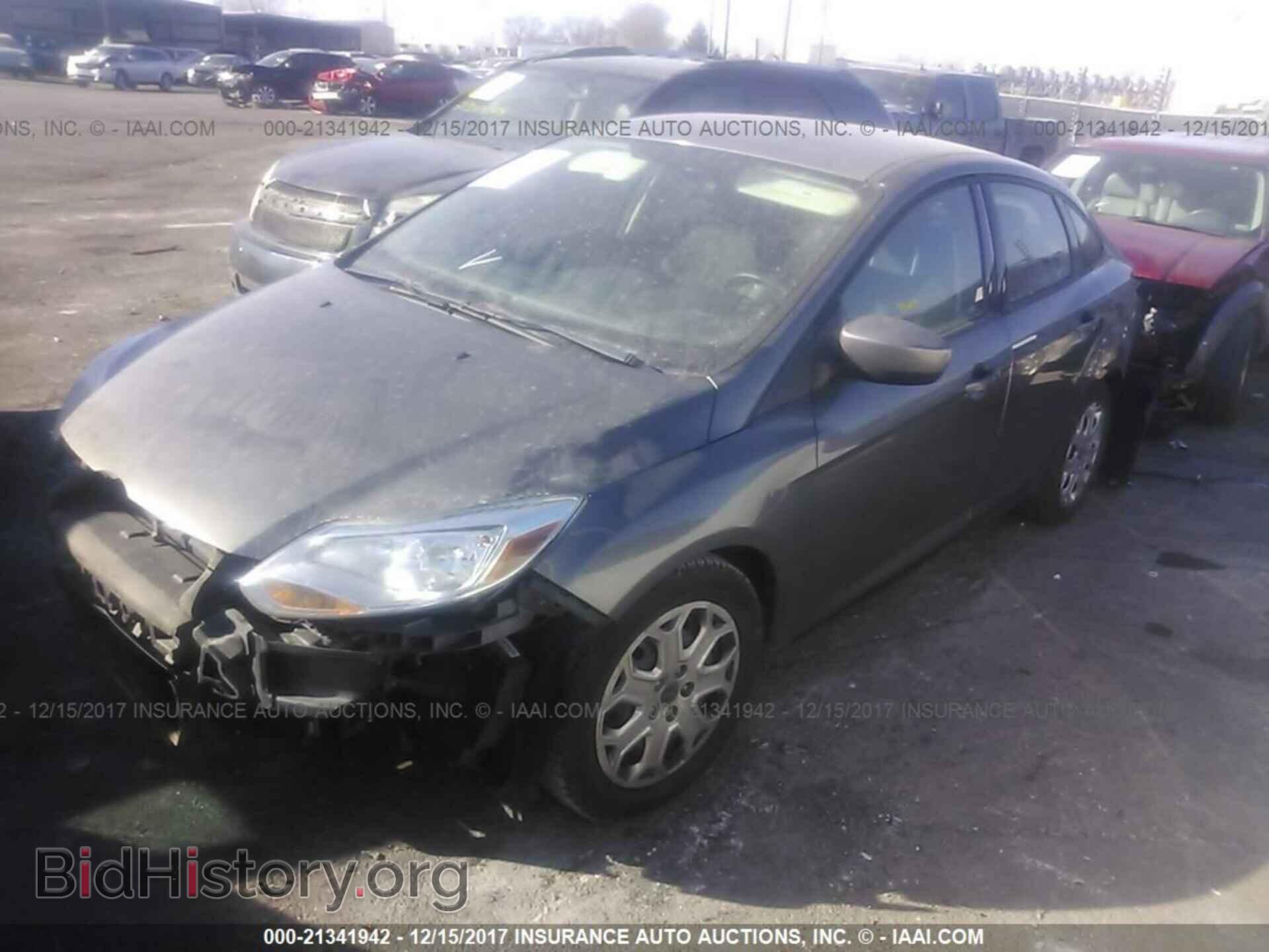 2012 Ford Focus - VIN: 1FAHP3F22CL355401 - Фото 2