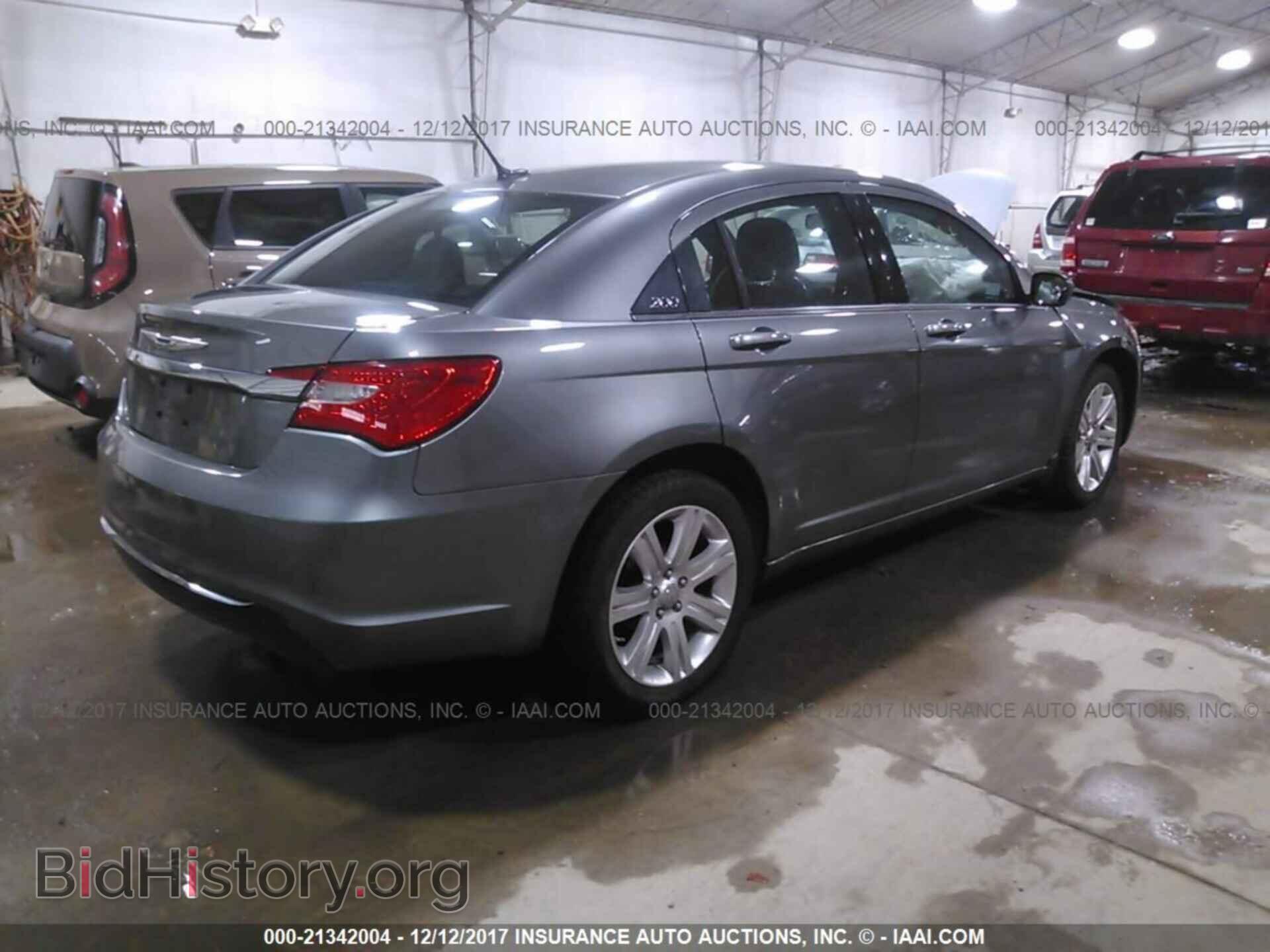 2011 Chrysler 200 - VIN: 1C3BC1FB8BN613864 - Фото 4
