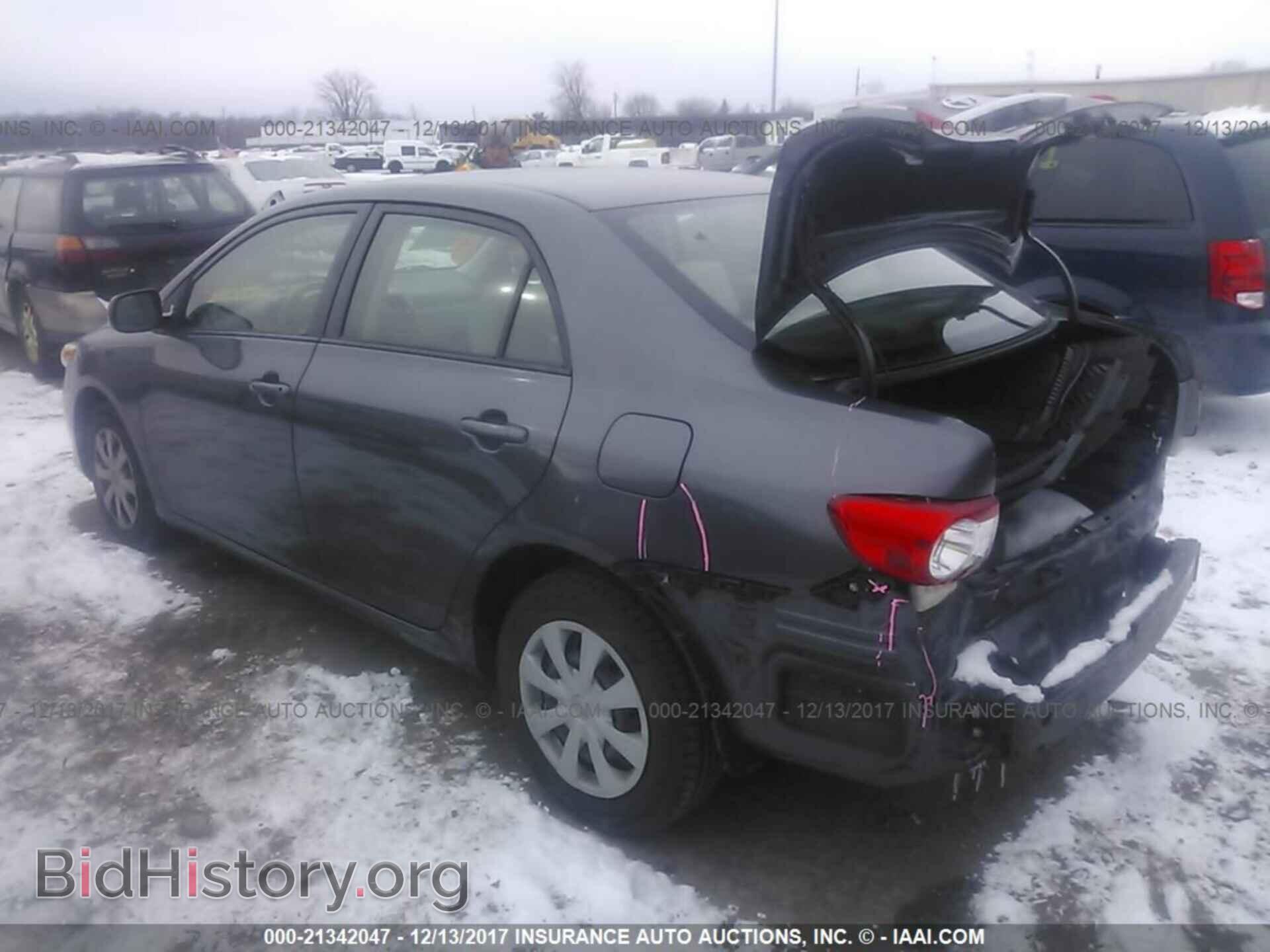 2011 Toyota Corolla - VIN: JTDBU4EE6B9143705 - Фото 3