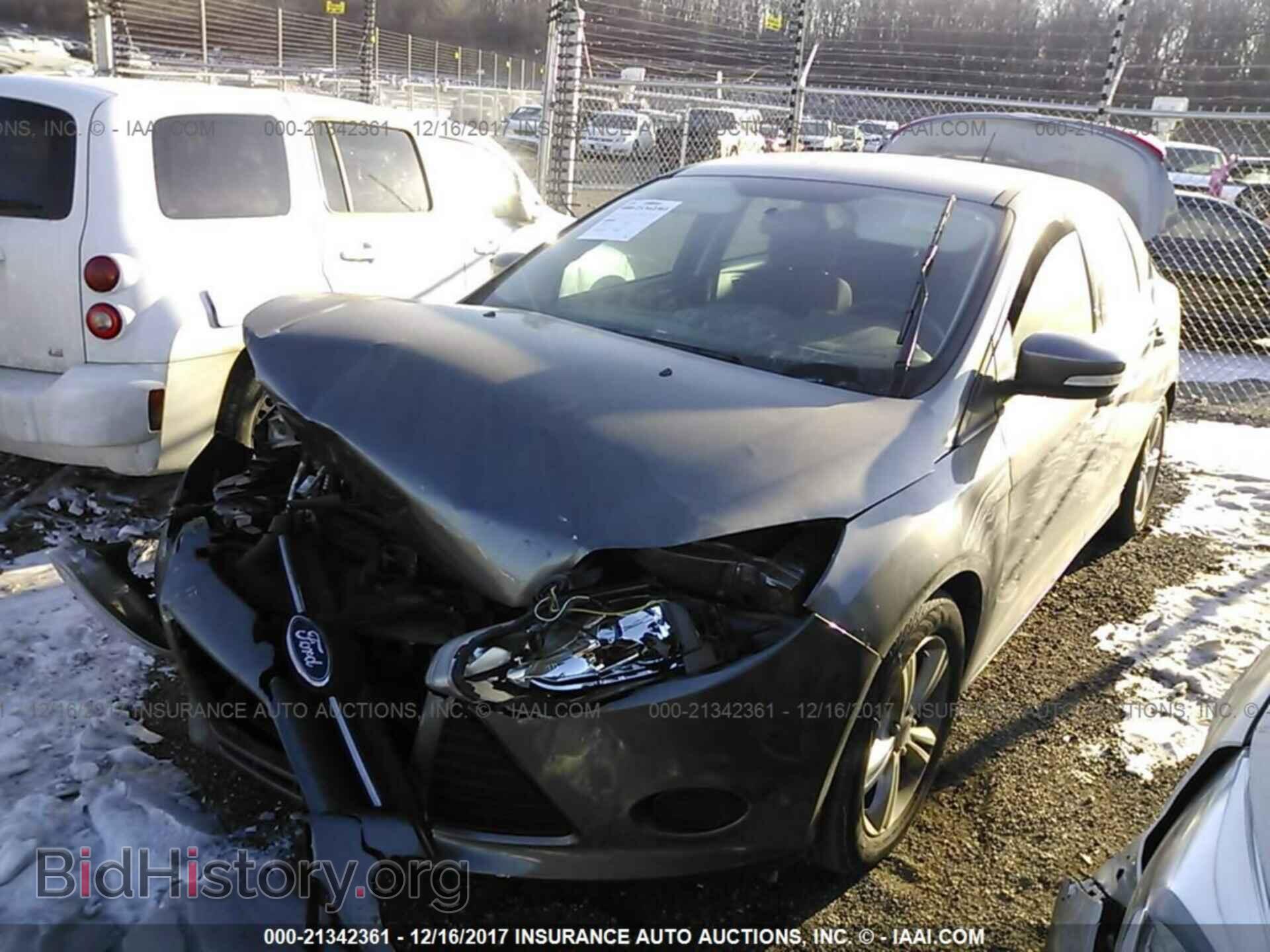 2014 Ford Focus - VIN: 1FADP3F22EL360843 - Photo 2