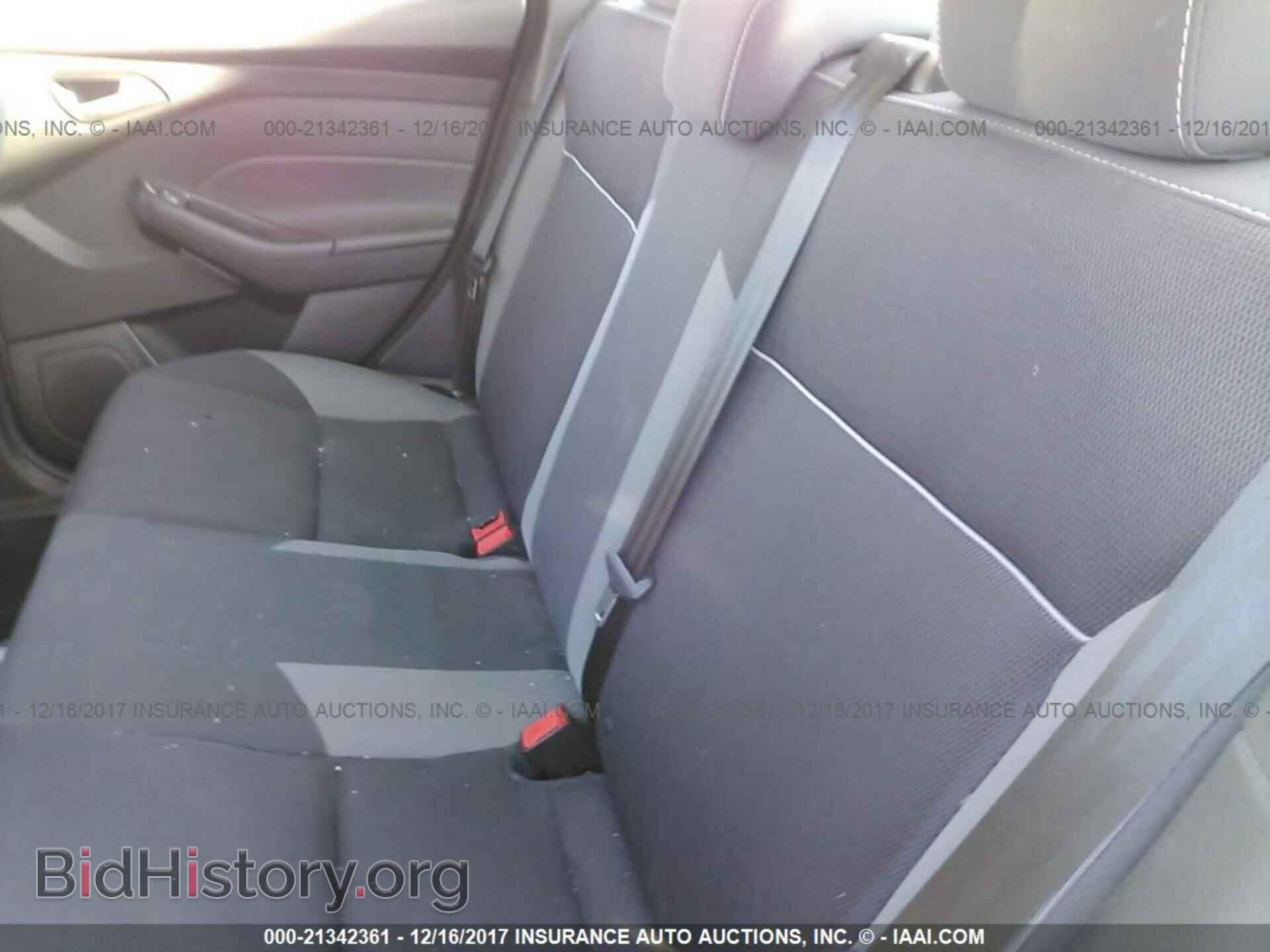2014 Ford Focus - VIN: 1FADP3F22EL360843 - Photo 8