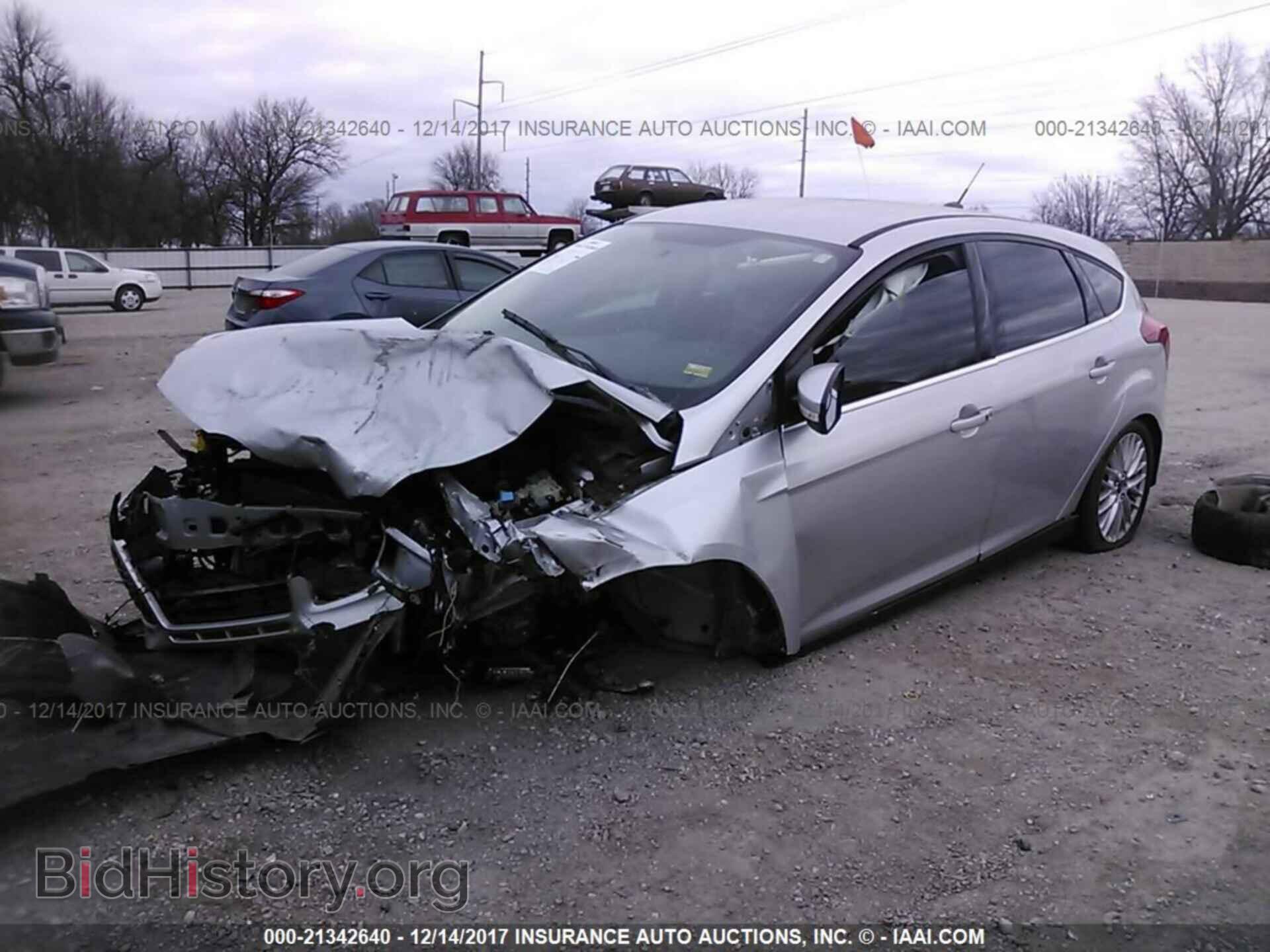 2014 Ford Focus - VIN: 1FADP3N28EL381598 - Photo 2